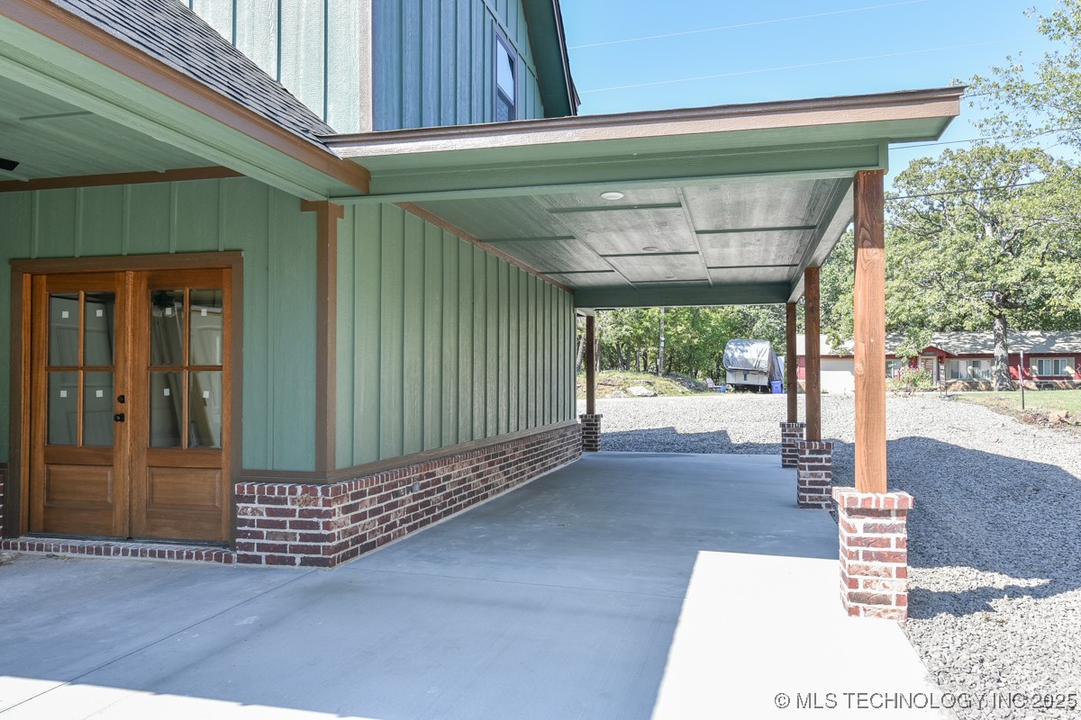 18856 W Woodhaven Drive Property Photo 7