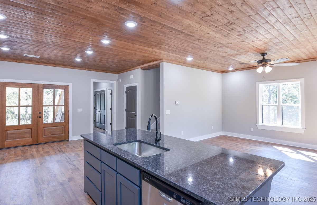 18856 W Woodhaven Drive Property Photo 13