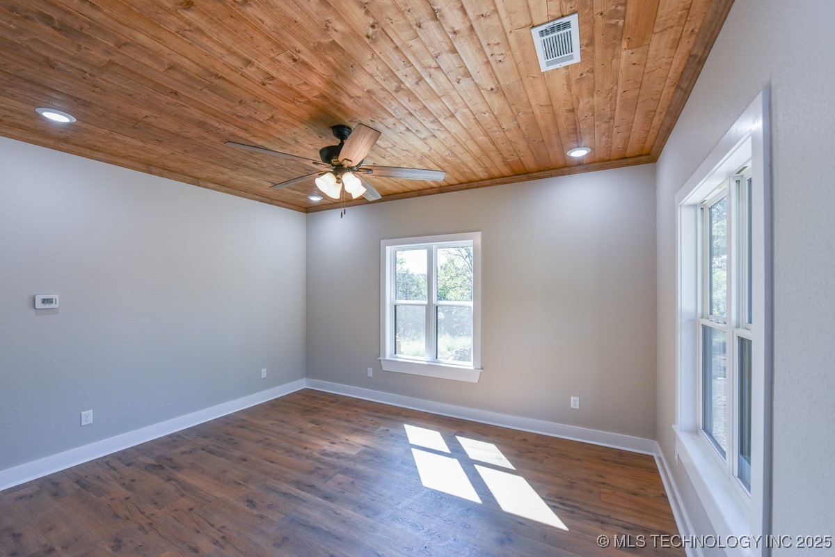 18856 W Woodhaven Drive Property Photo 15