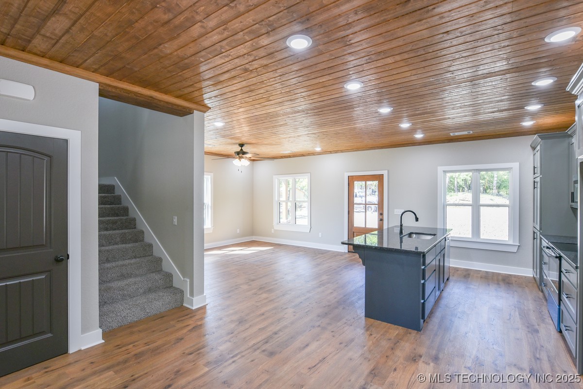 18856 W Woodhaven Drive Property Photo 18