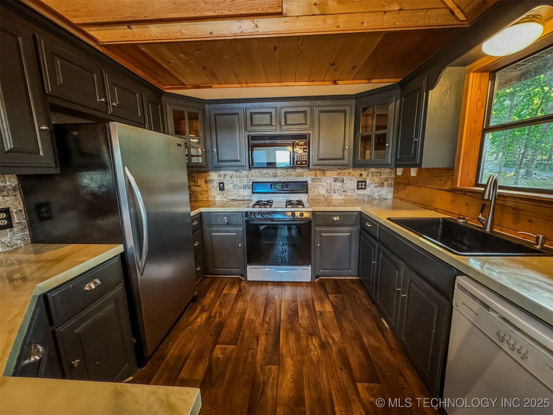 27989 S Lakeview Drive Property Photo 19