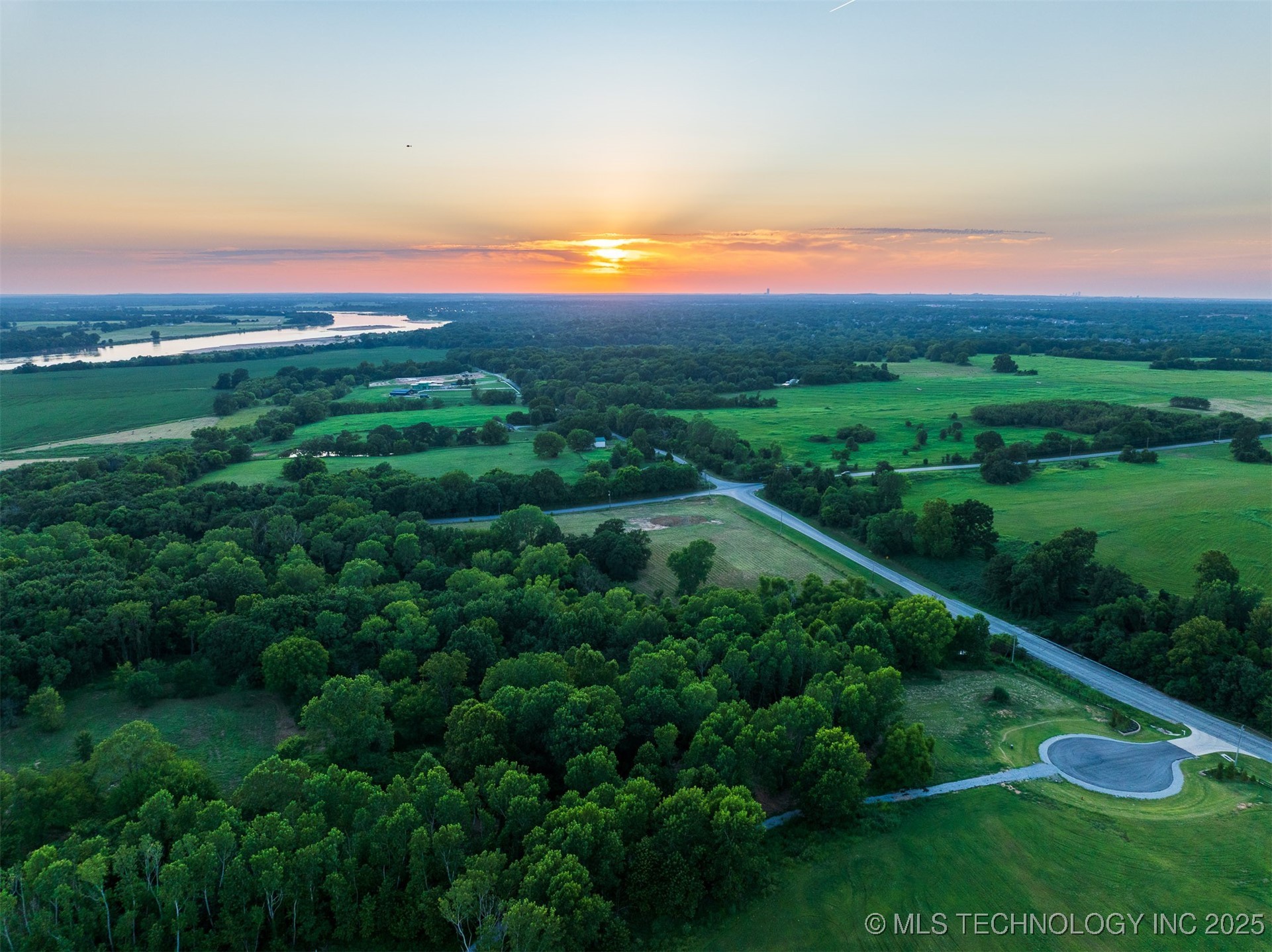 141st Street Property Photo 15