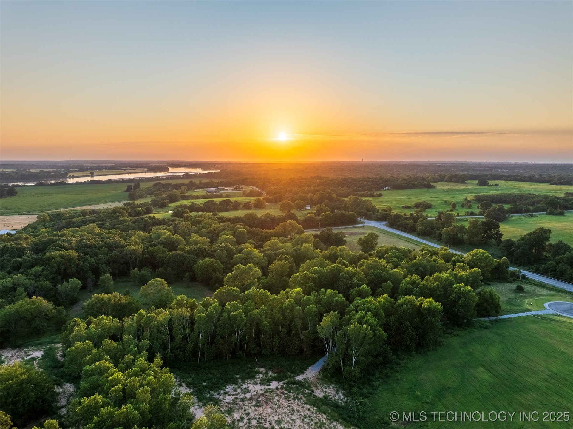 141st Street Property Photo 34