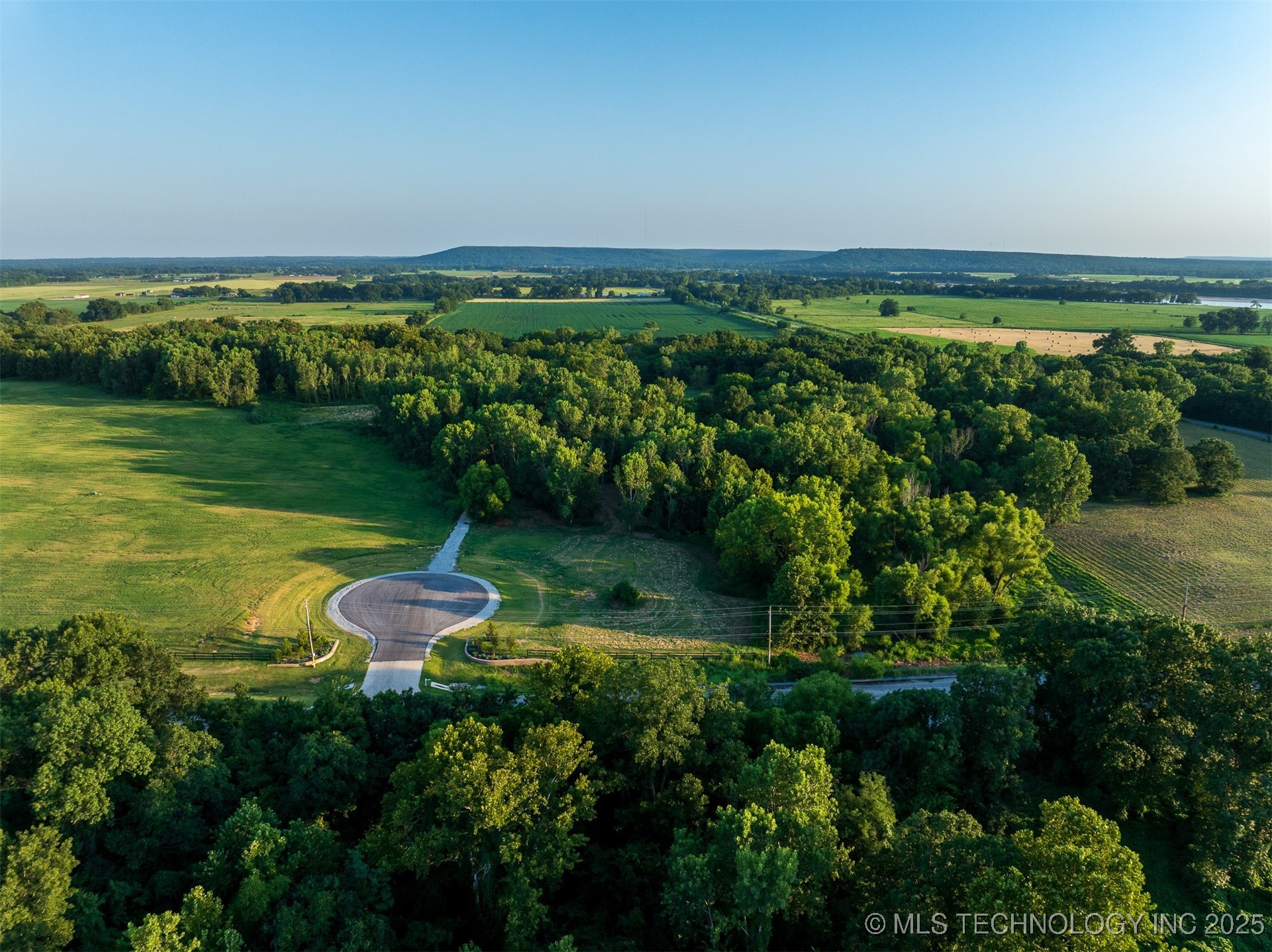 141st Street Property Photo 43