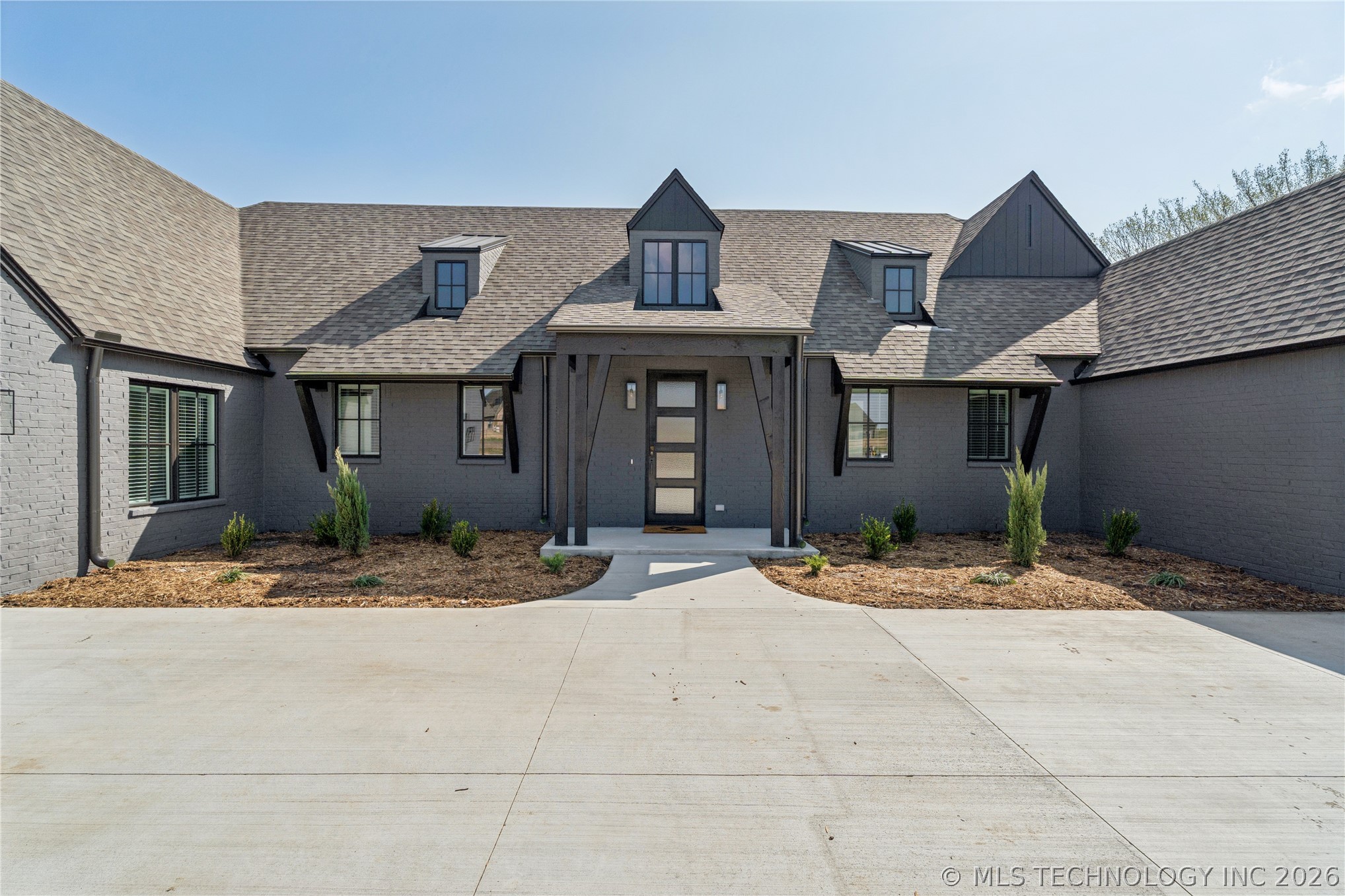 11248 S 220th East Avenue Property Photo 2