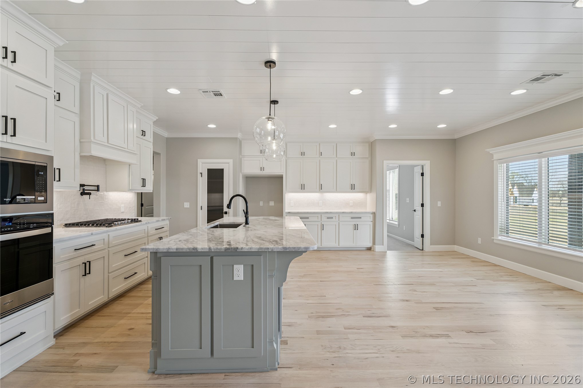 11248 S 220th East Avenue Property Photo 8