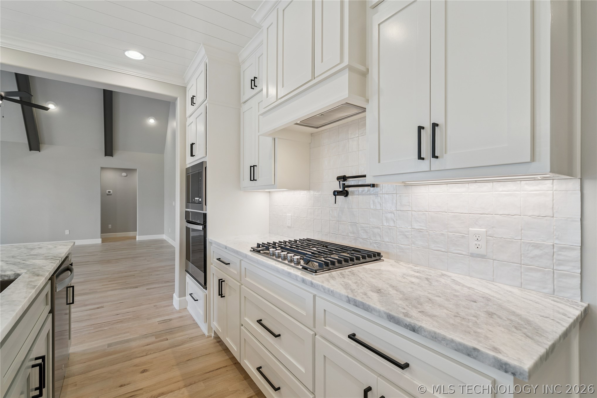 11248 S 220th East Avenue Property Photo 14