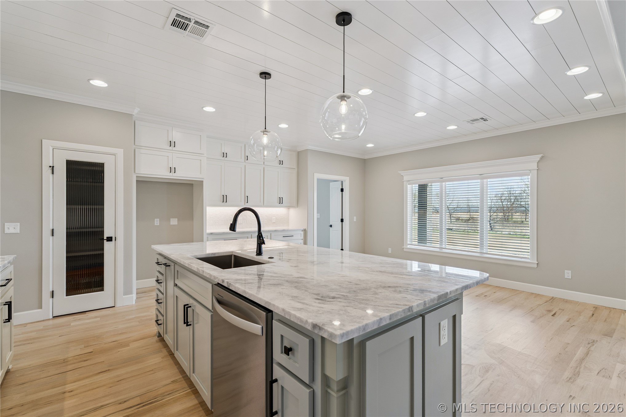 11248 S 220th East Avenue Property Photo 15