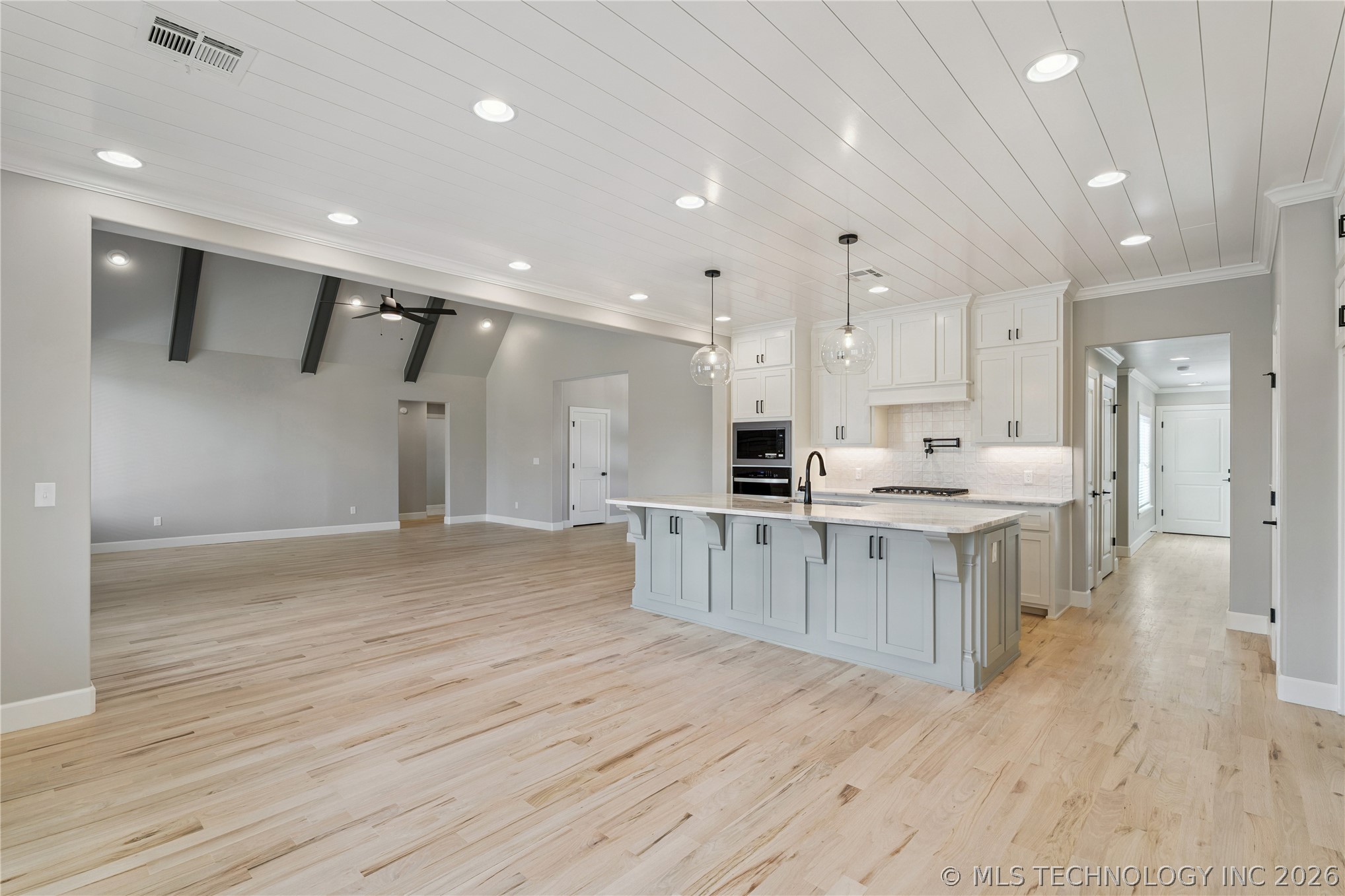 11248 S 220th East Avenue Property Photo 17