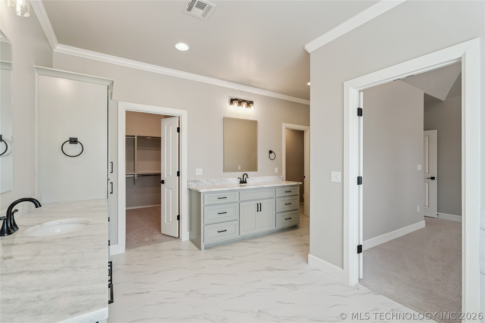 11248 S 220th East Avenue Property Photo 24