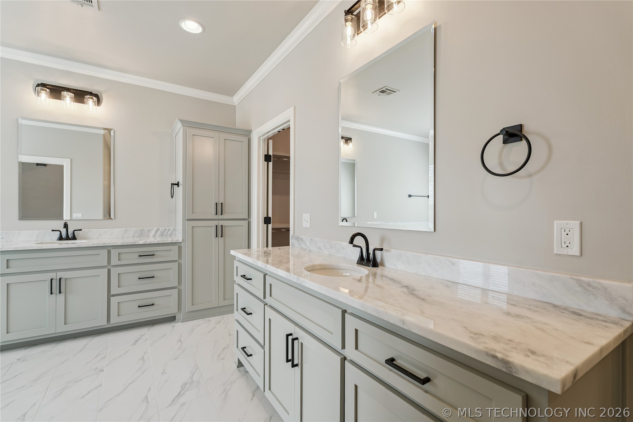 11248 S 220th East Avenue Property Photo 26