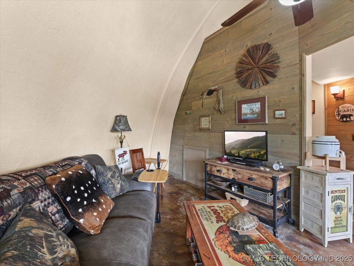 6250 Se 1087 Avenue Property Photo 8