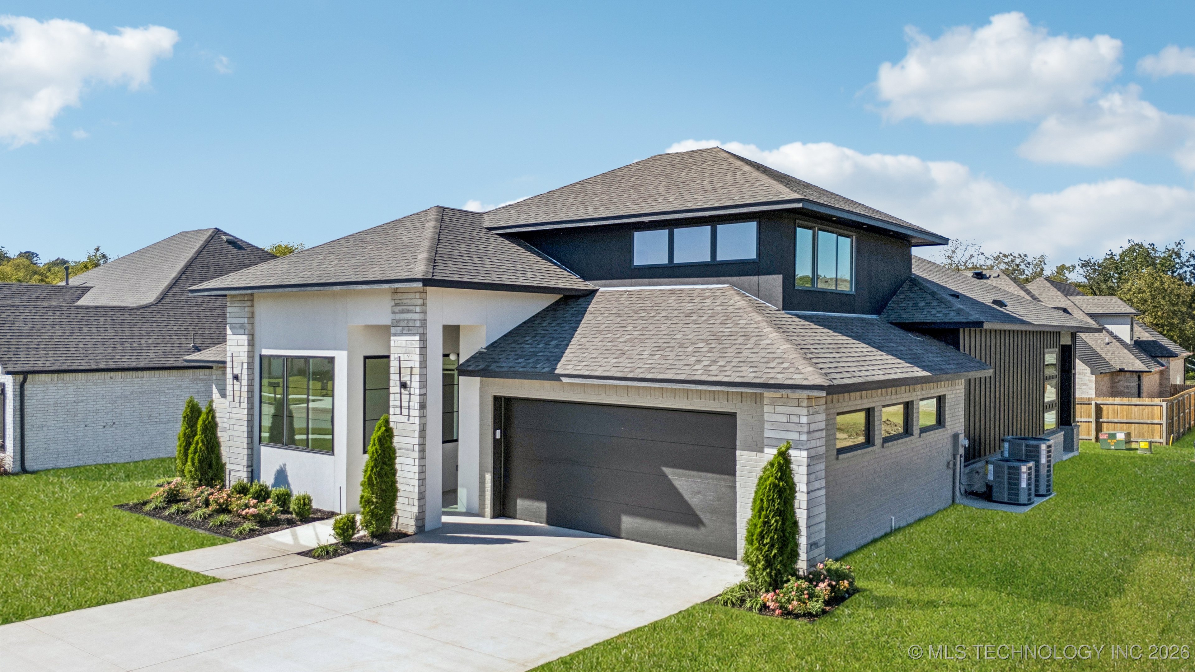 2039 E 129th Place Property Photo 2