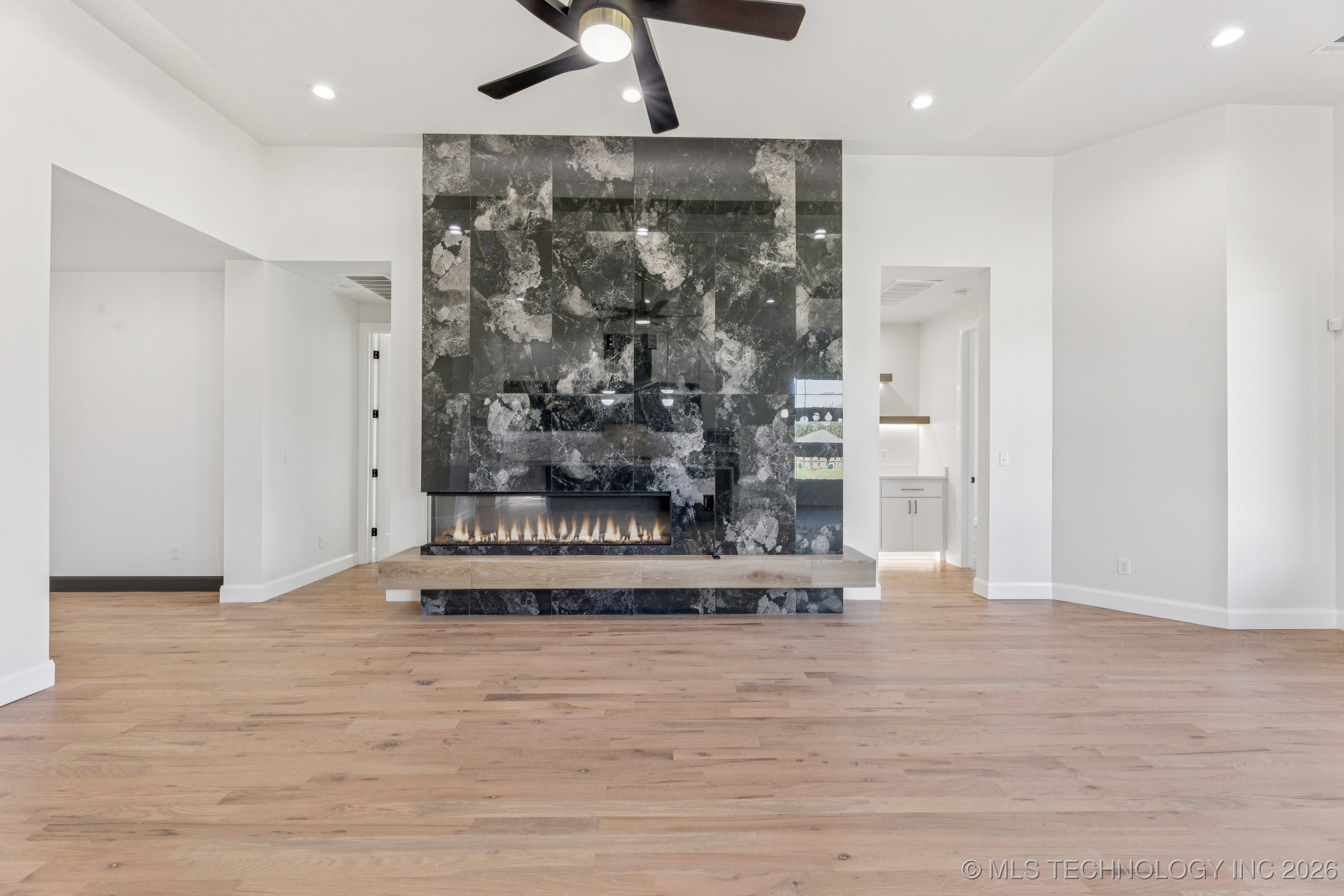 2039 E 129th Place Property Photo 6