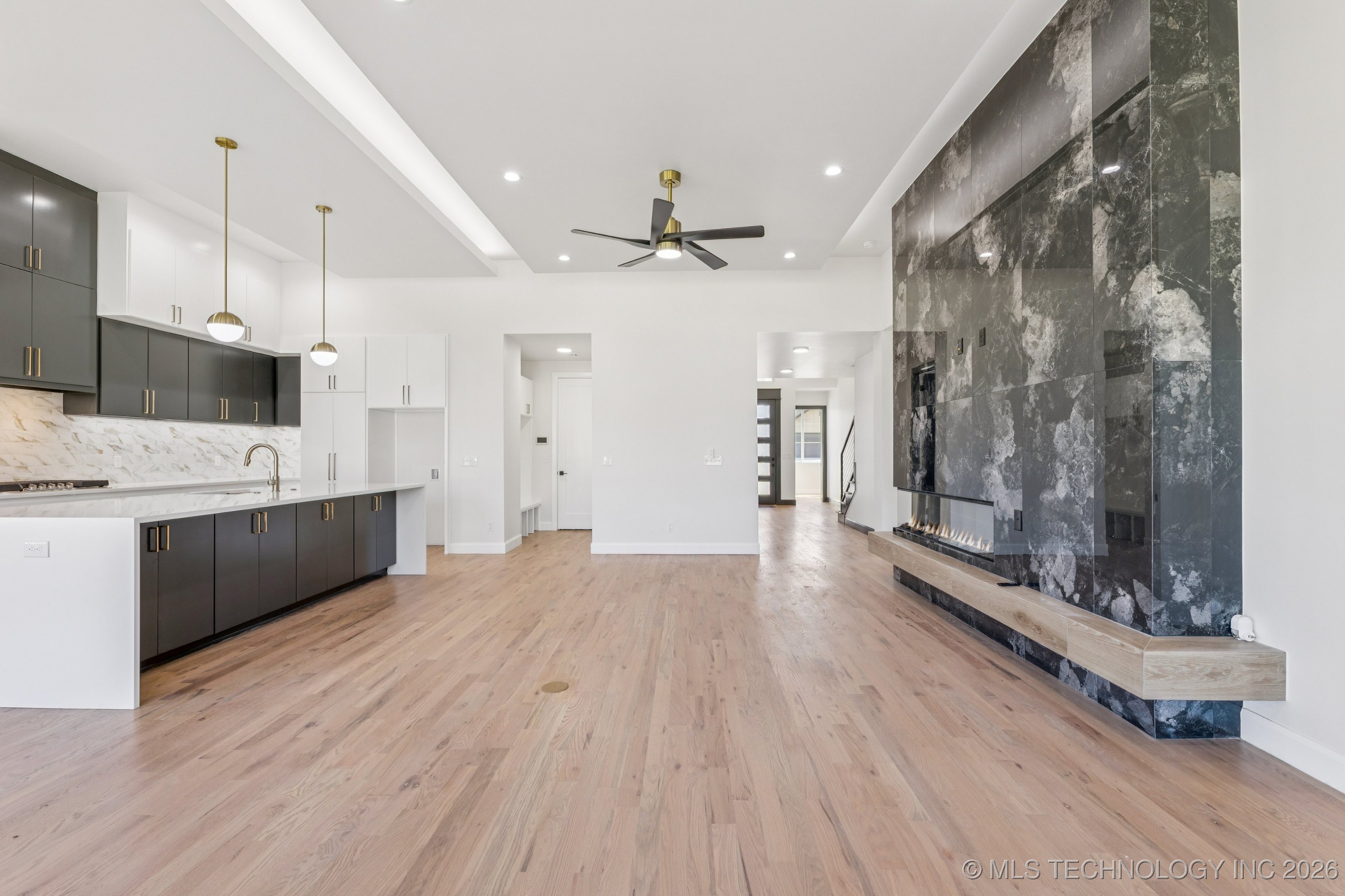 2039 E 129th Place Property Photo 7