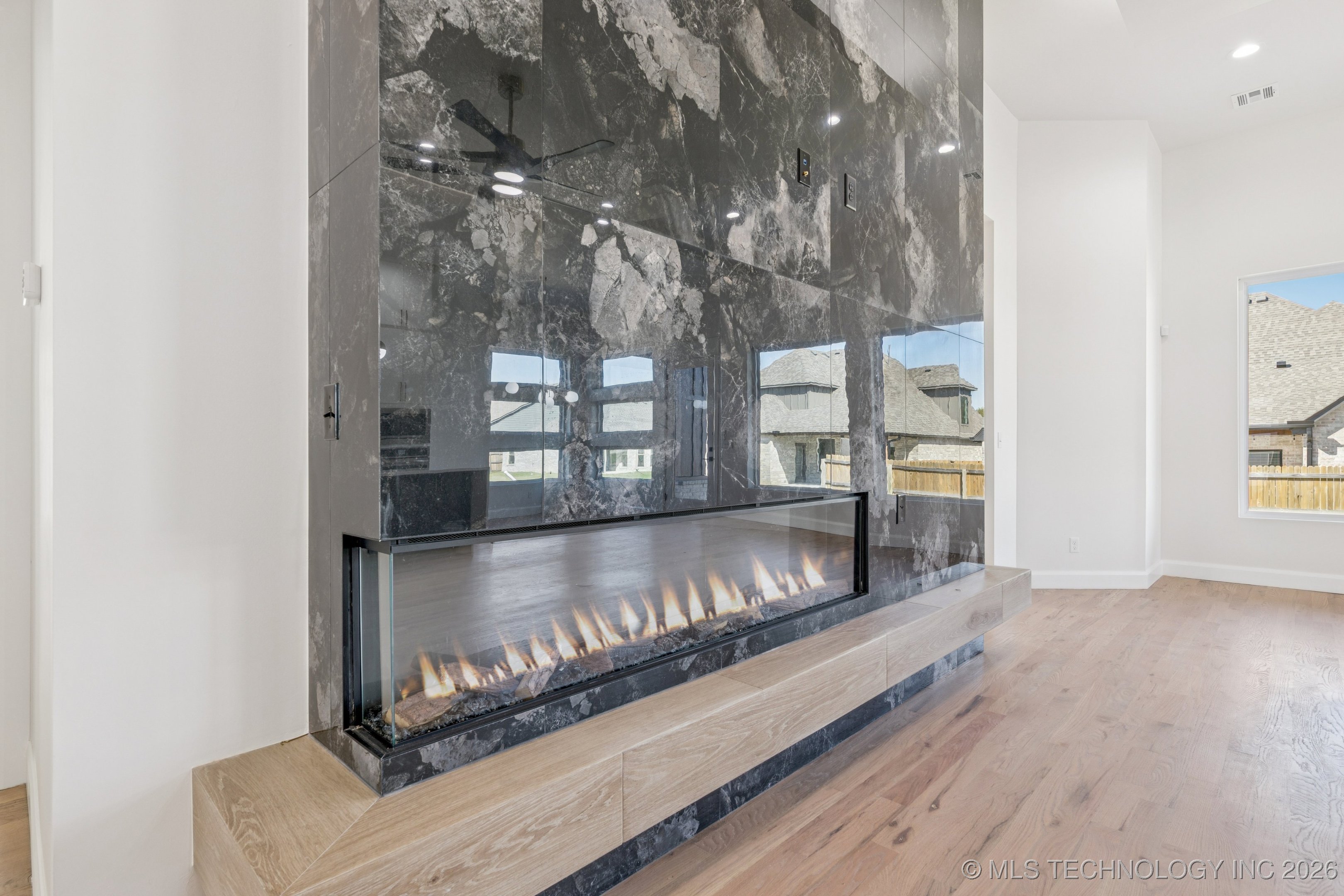 2039 E 129th Place Property Photo 8