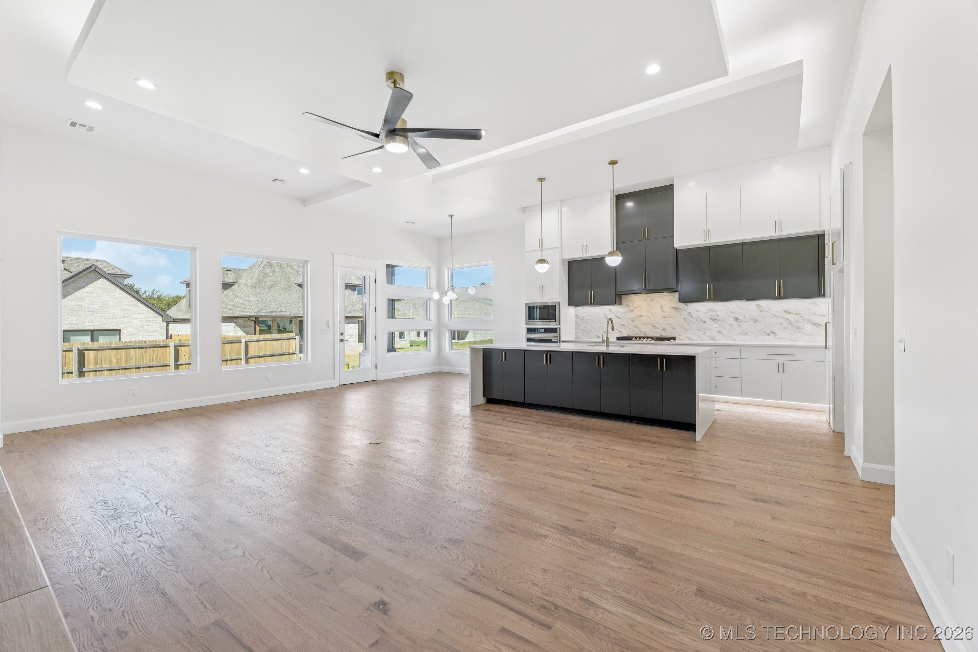 2039 E 129th Place Property Photo 9