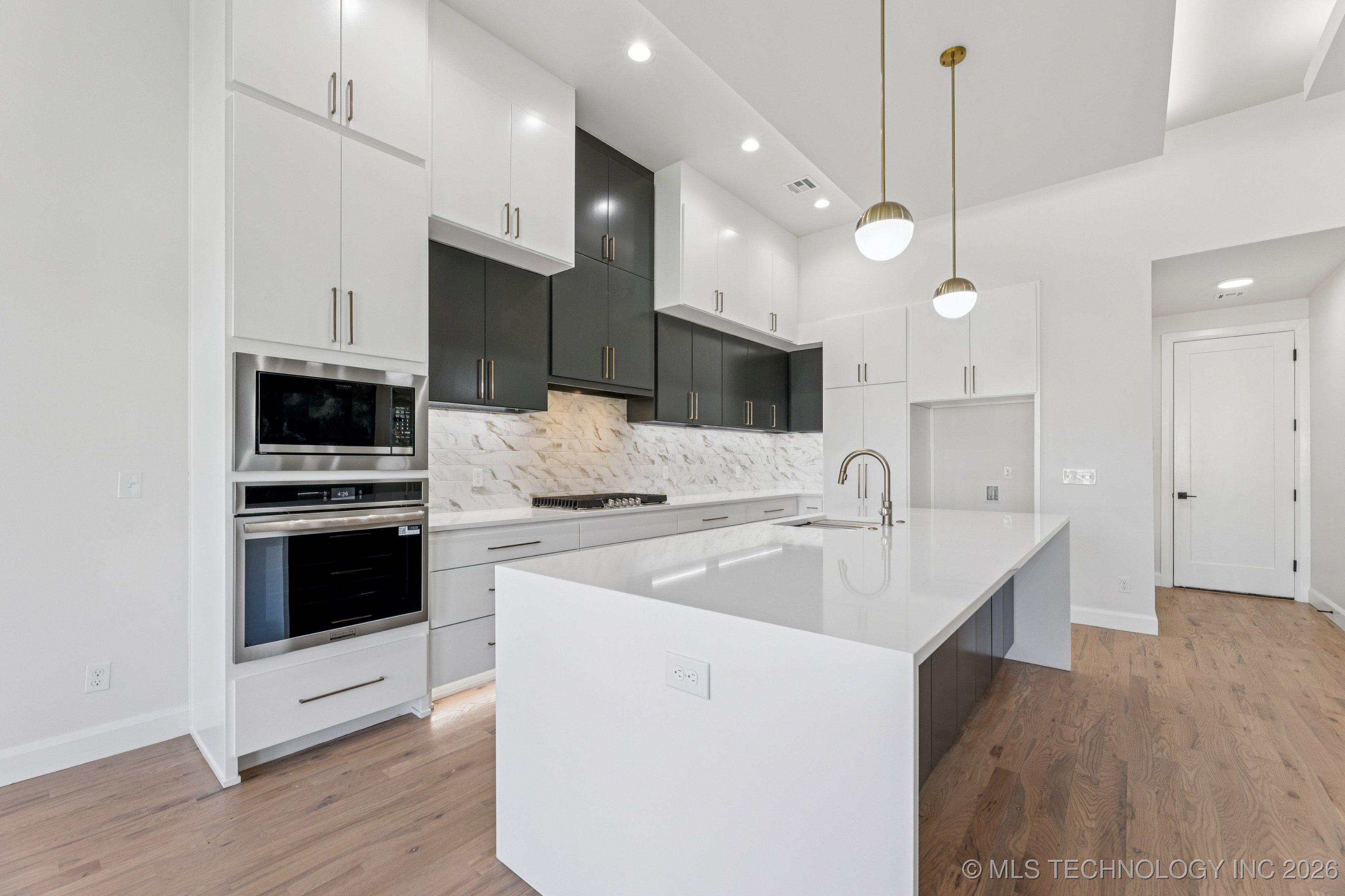 2039 E 129th Place Property Photo 11