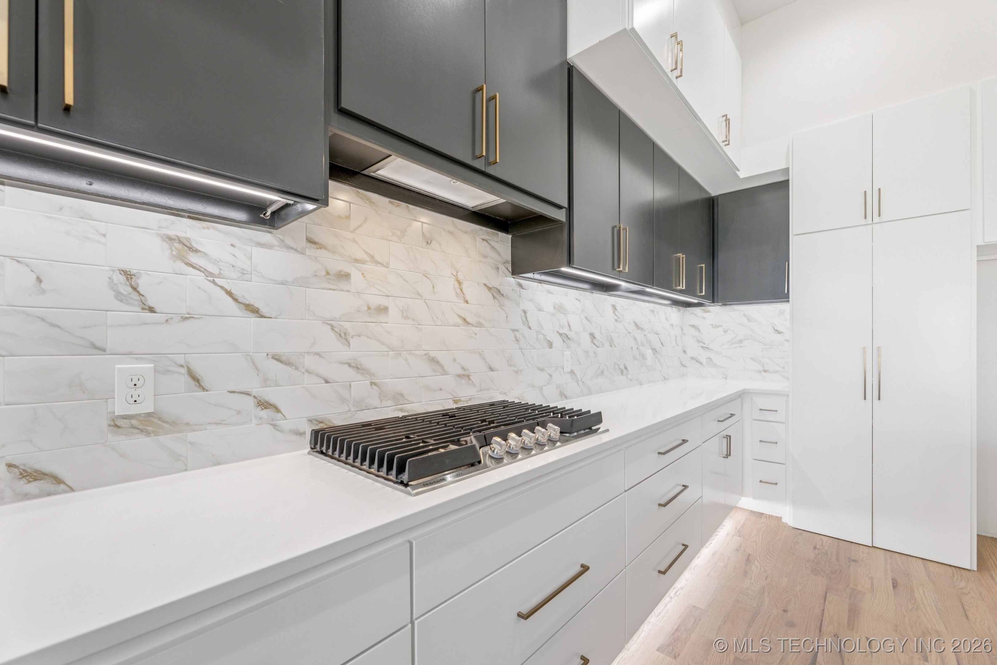 2039 E 129th Place Property Photo 13