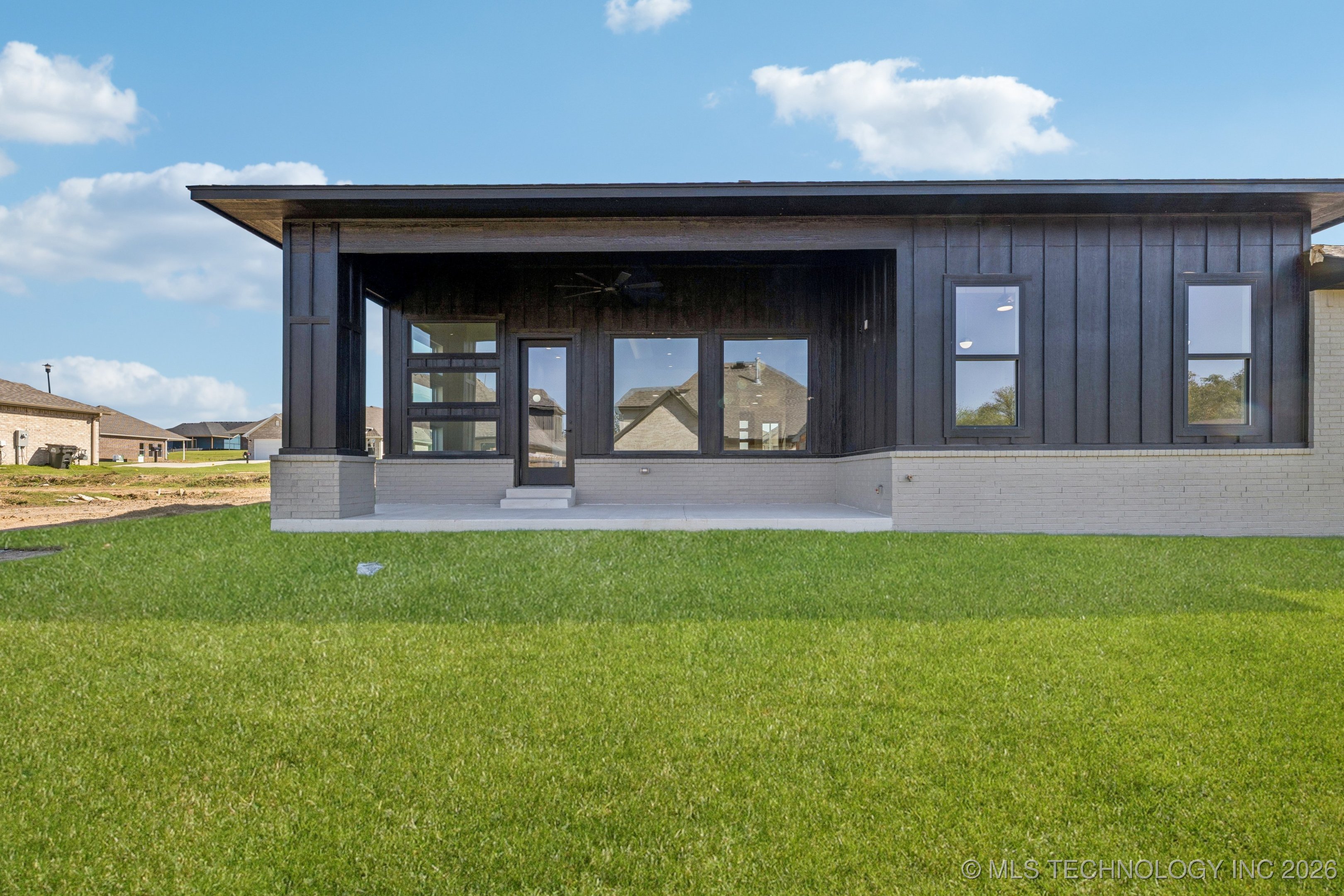 2039 E 129th Place Property Photo 38