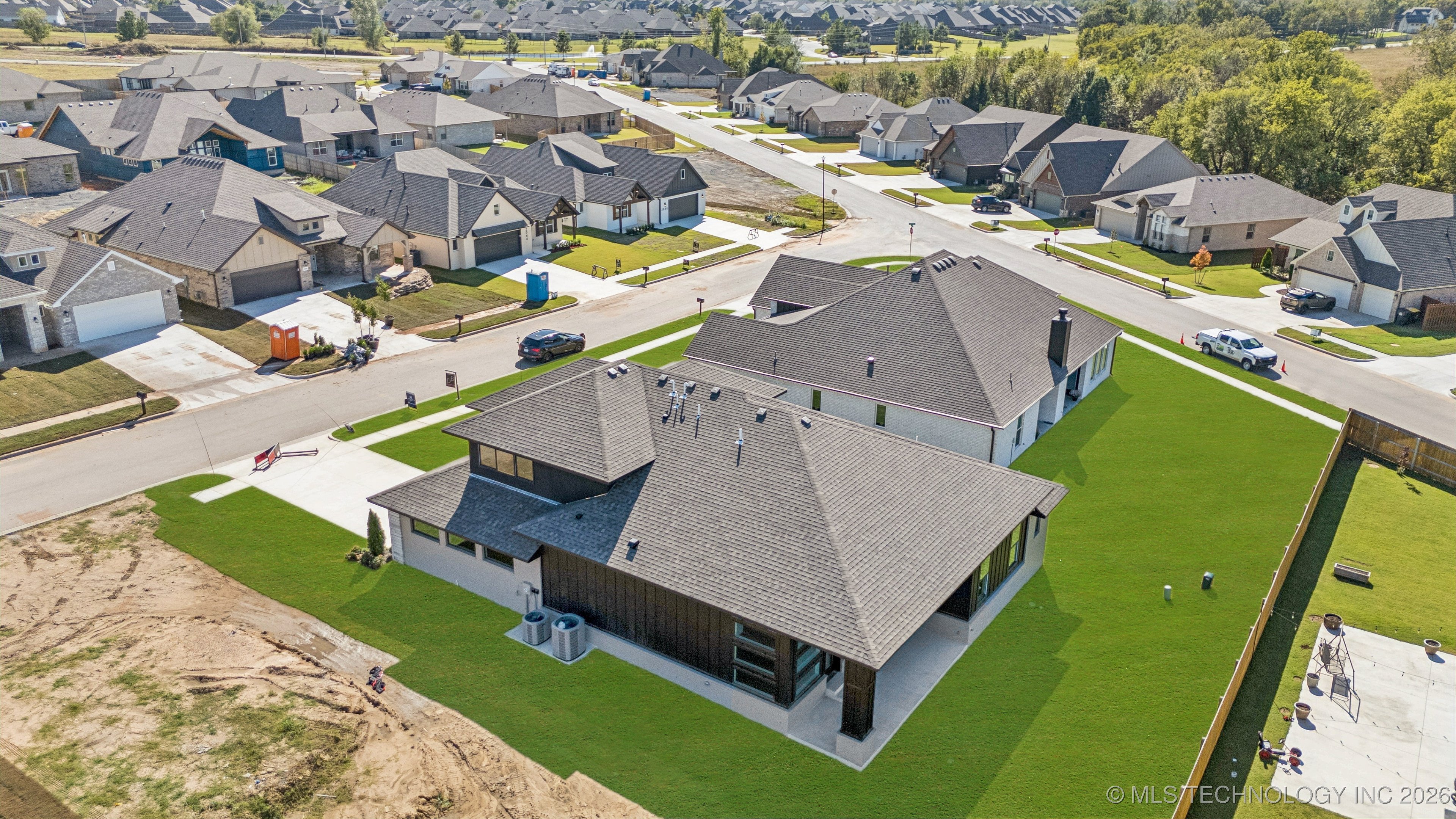 2039 E 129th Place Property Photo 42