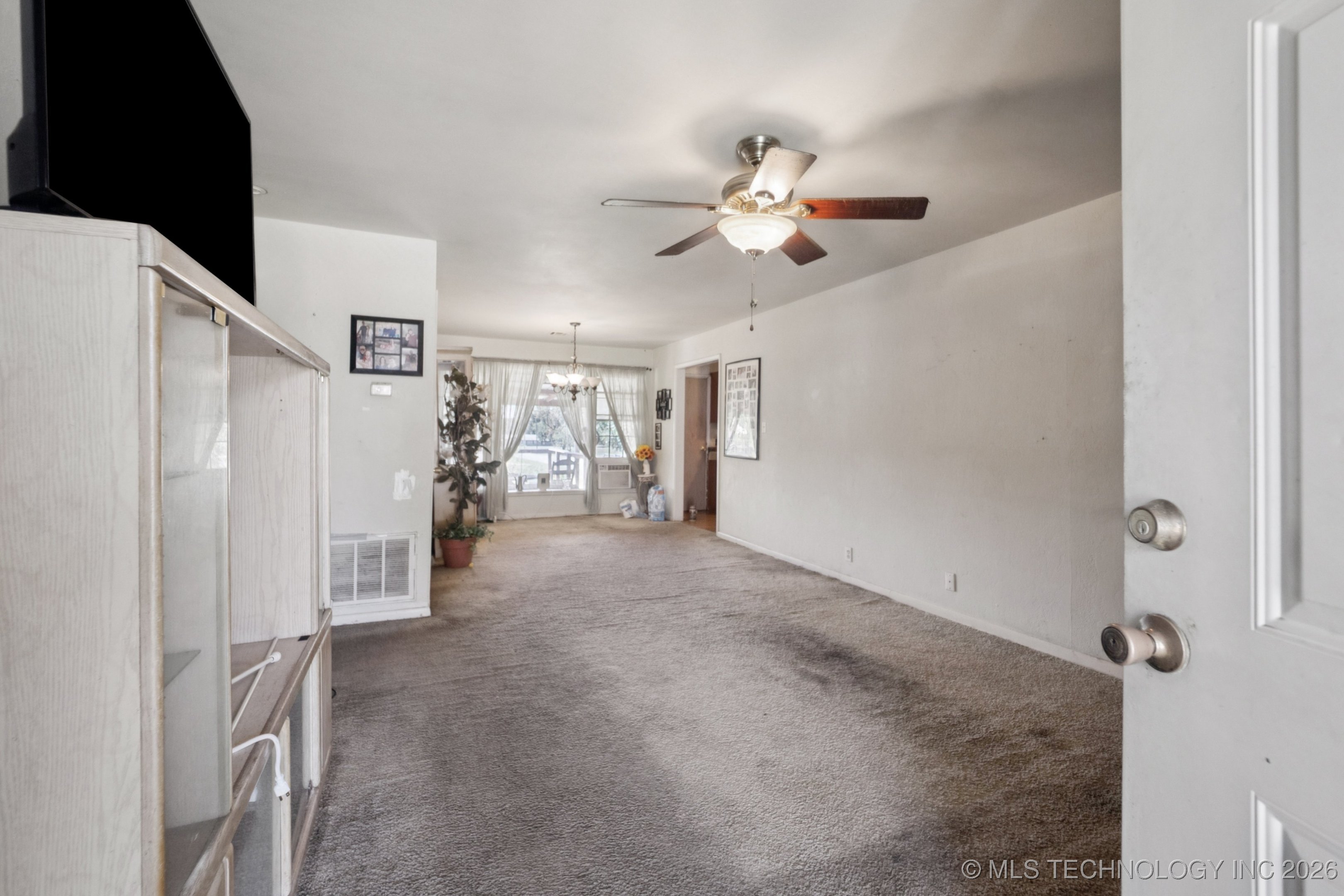 1003 E 4th Street Property Photo 4