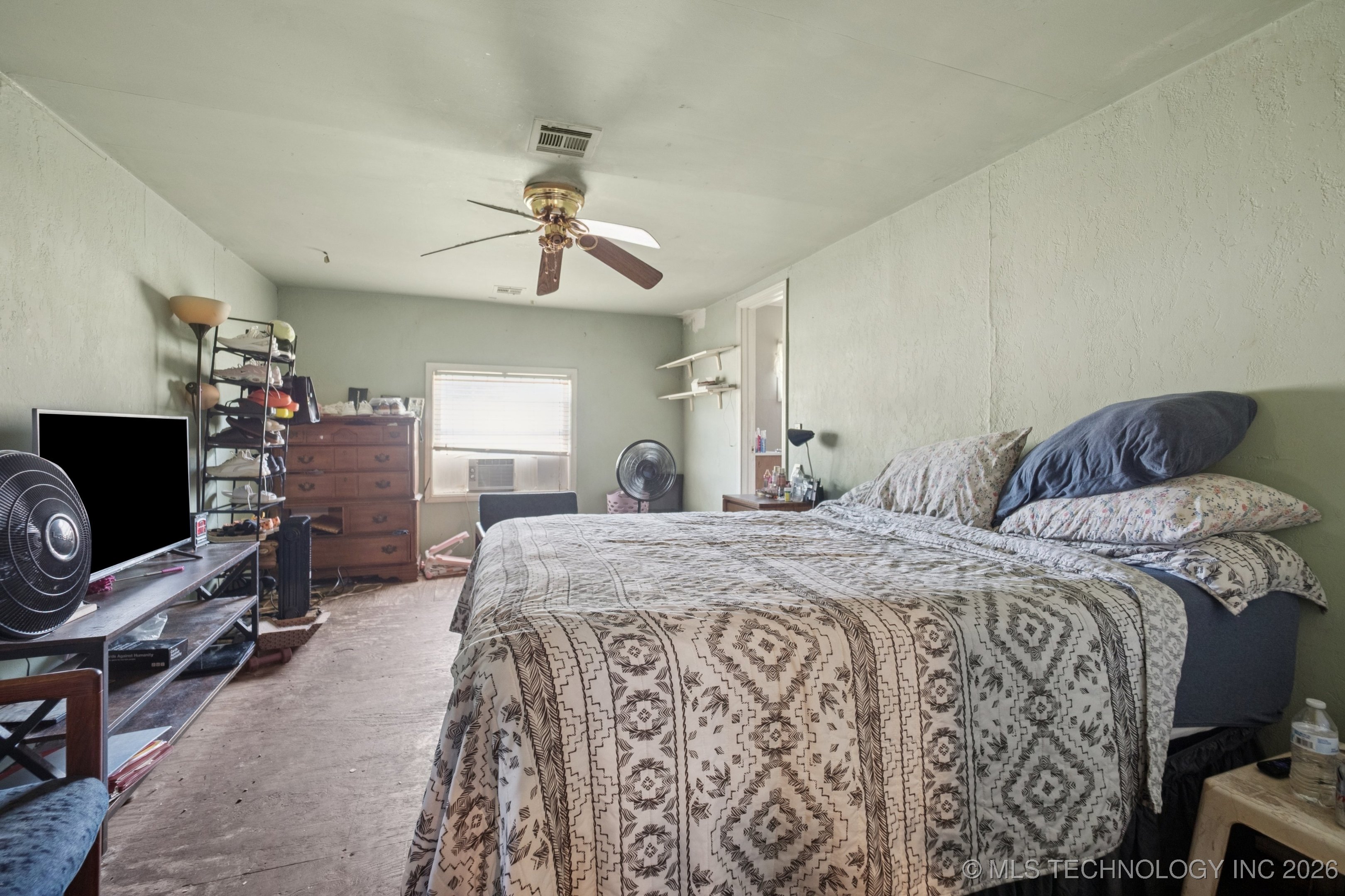 1003 E 4th Street Property Photo 9