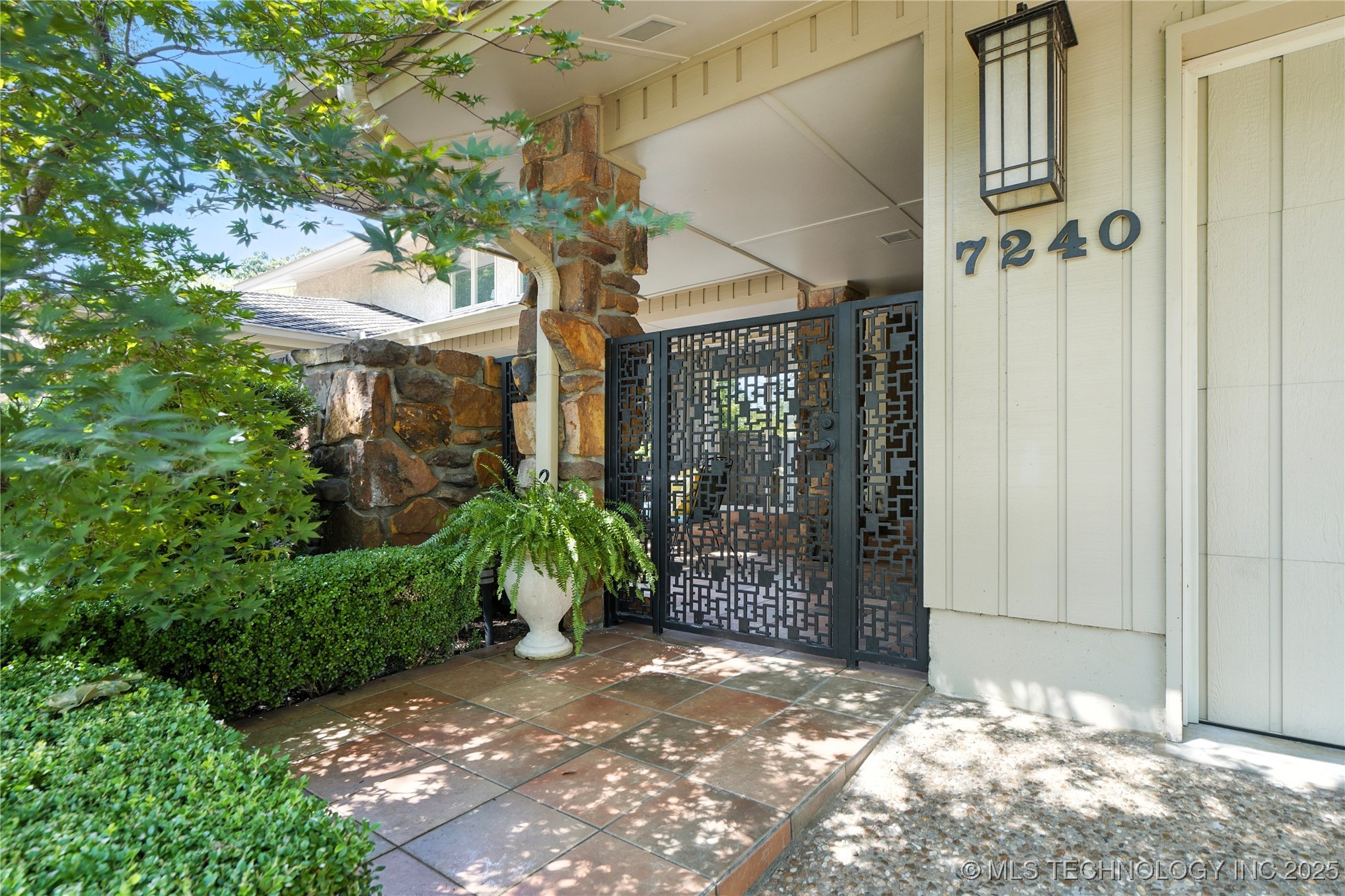 7240 S Gary Avenue 3A Property Photo 1