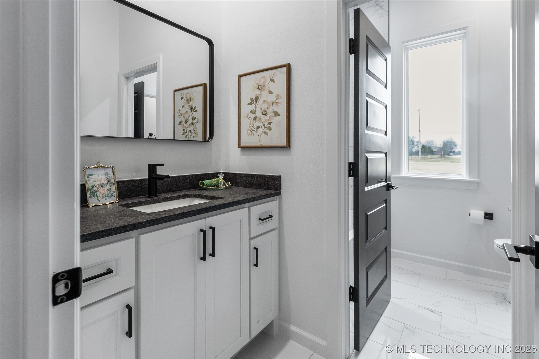 11125 S 217th East Avenue Property Photo 15