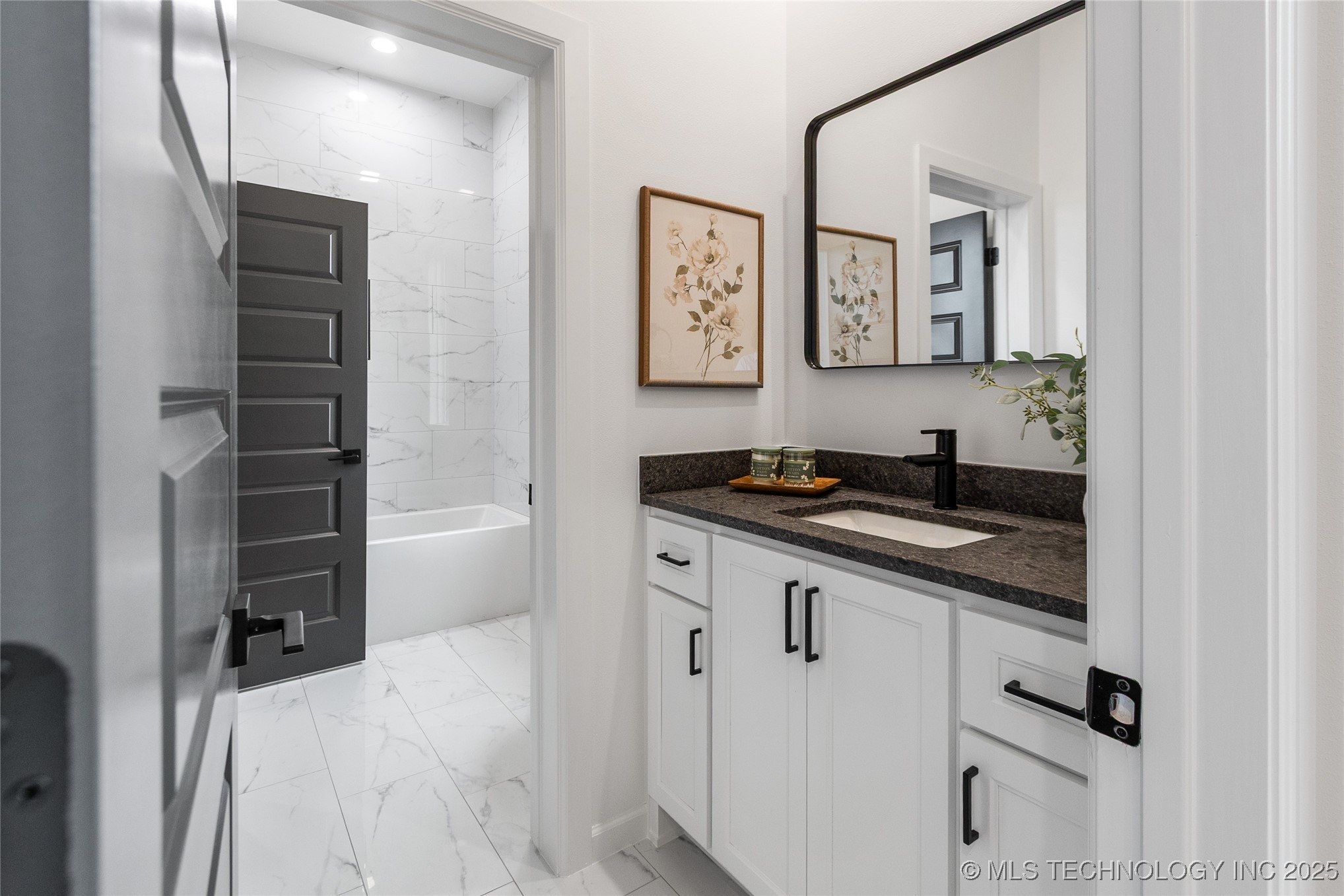 11125 S 217th East Avenue Property Photo 17