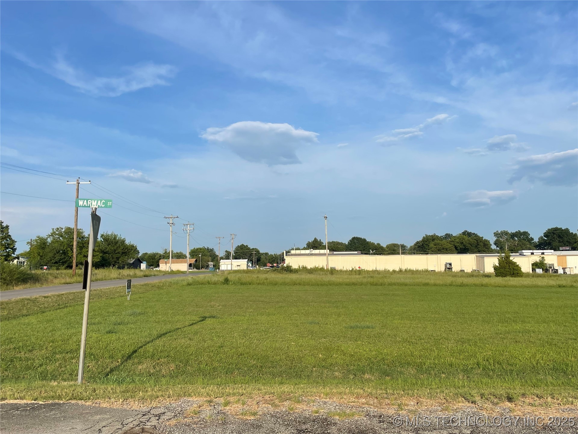 4 S Warmack Street W Property Photo 3