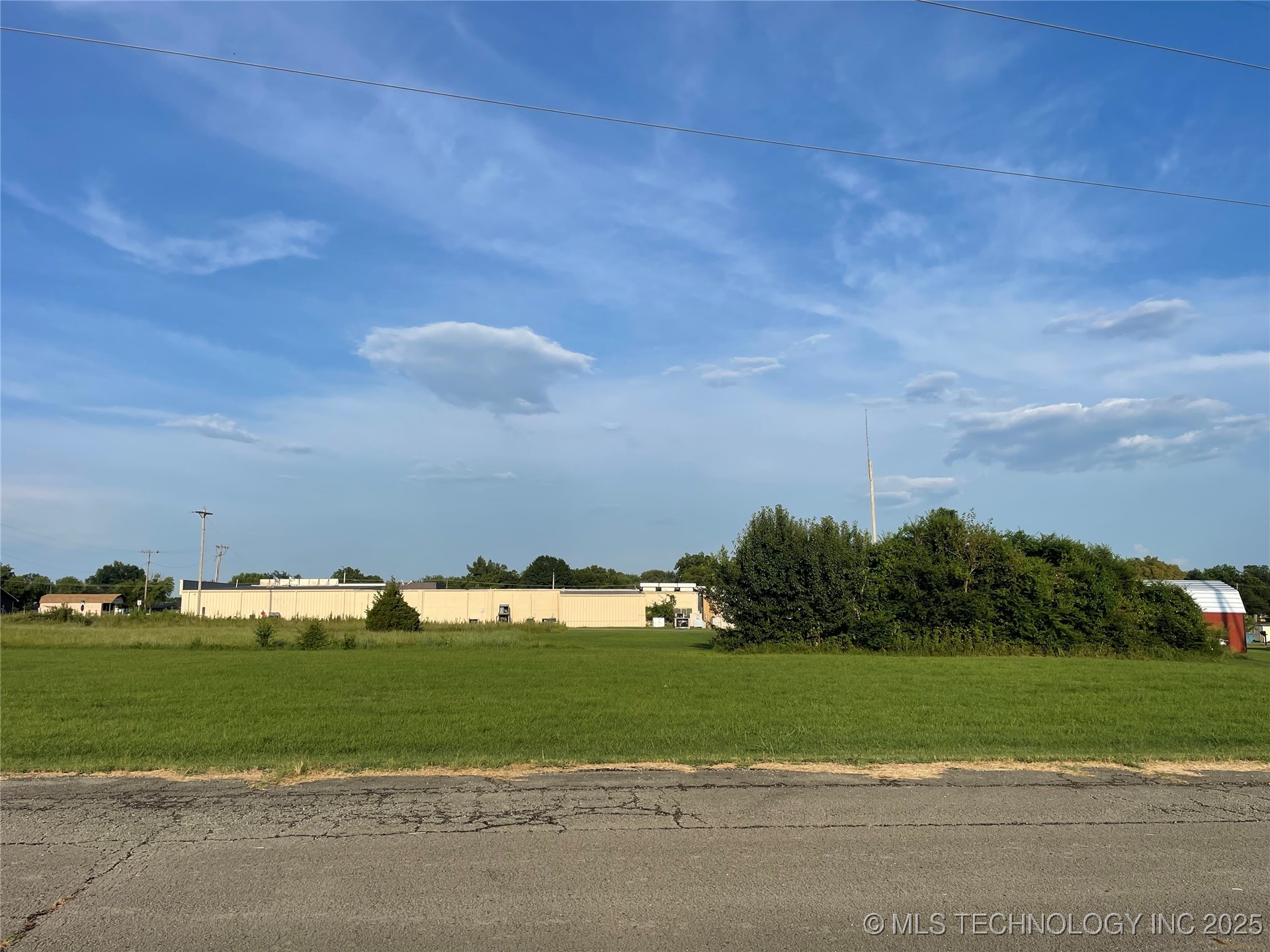 4 S Warmack Street W Property Photo 5