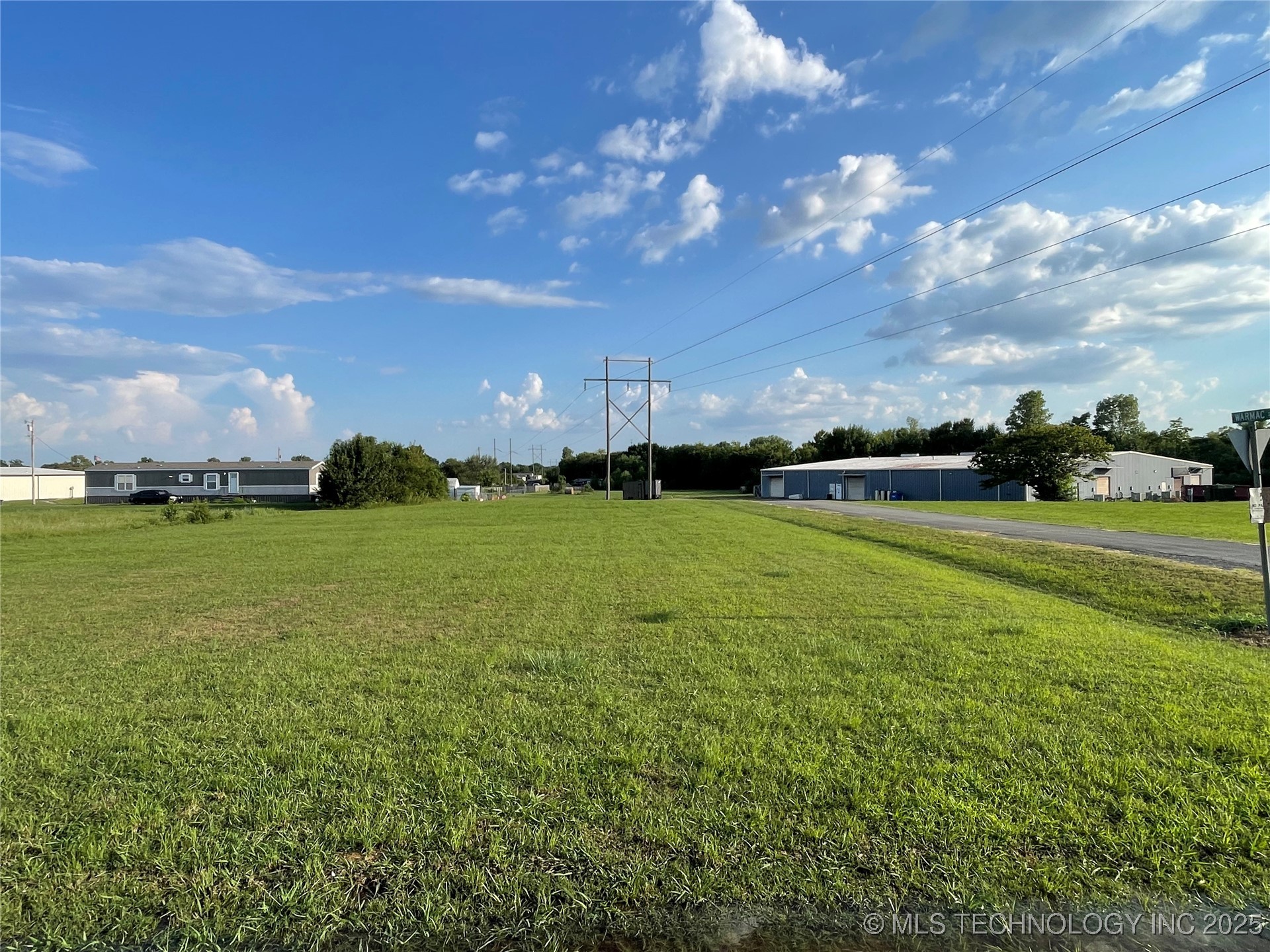 3 S Warmack Street W Property Photo 1