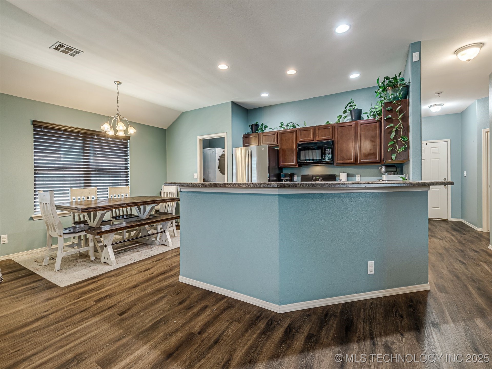 6606 N 128 East Avenue Property Photo 10