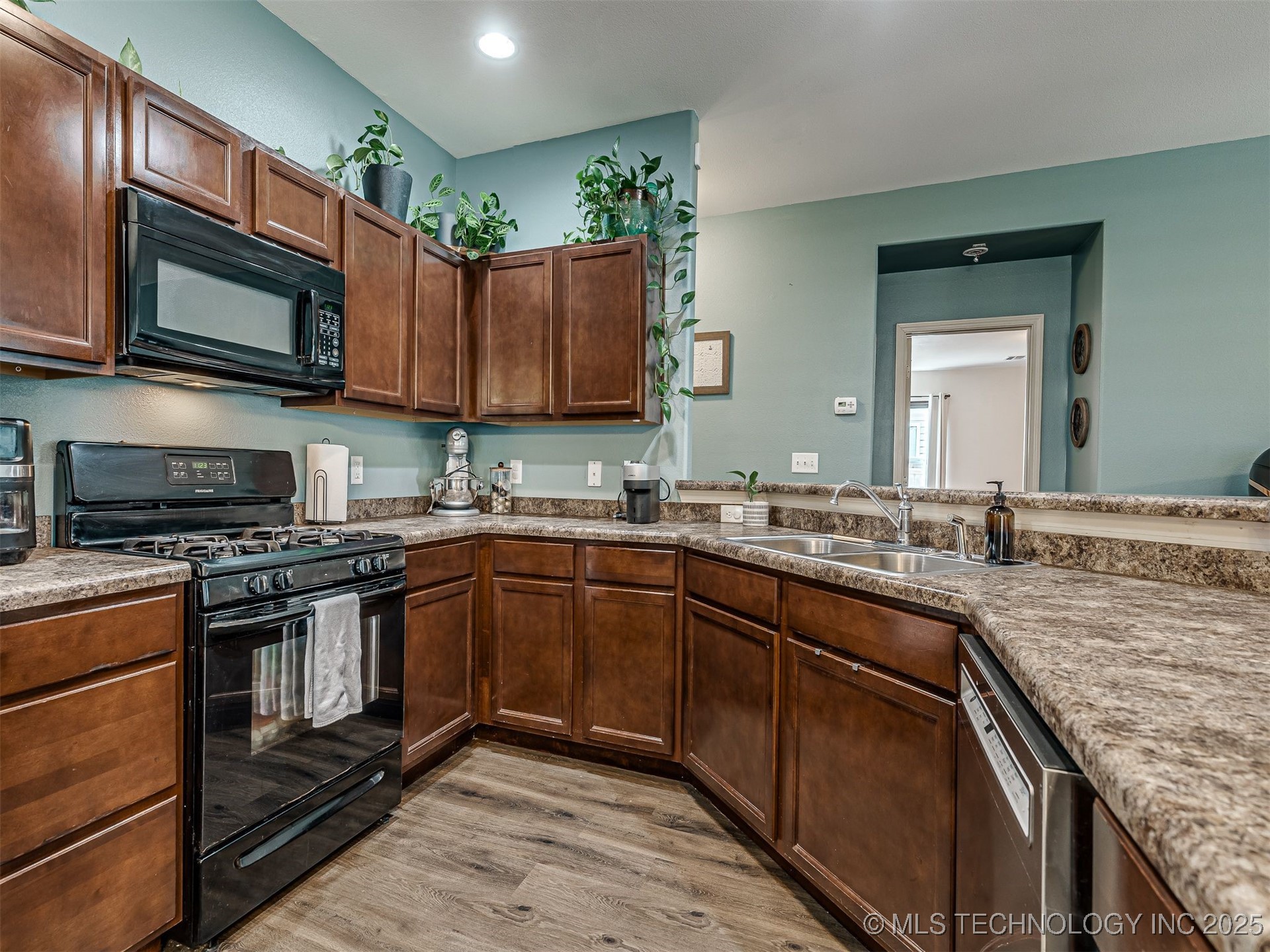 6606 N 128 East Avenue Property Photo 13