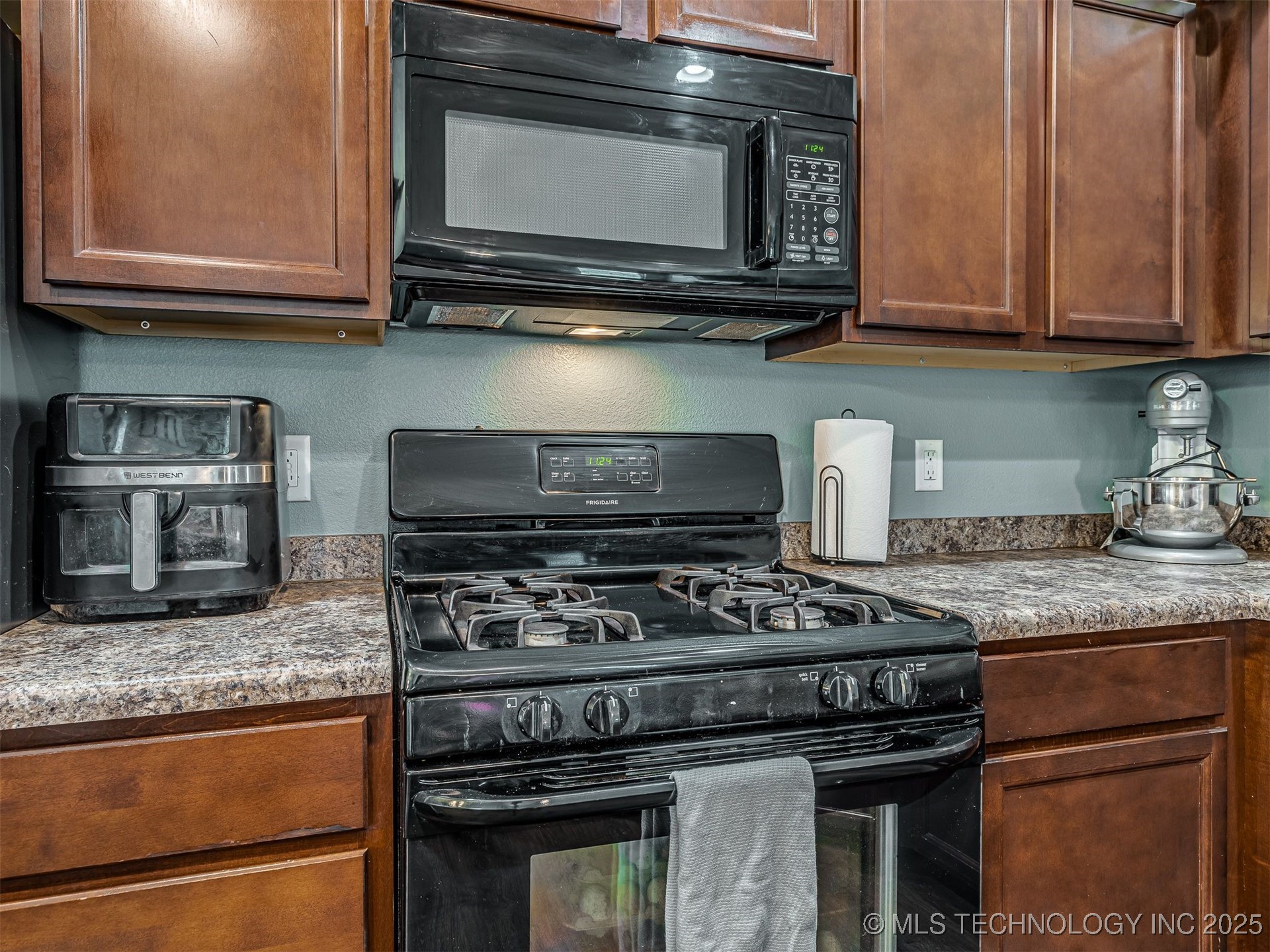 6606 N 128 East Avenue Property Photo 14