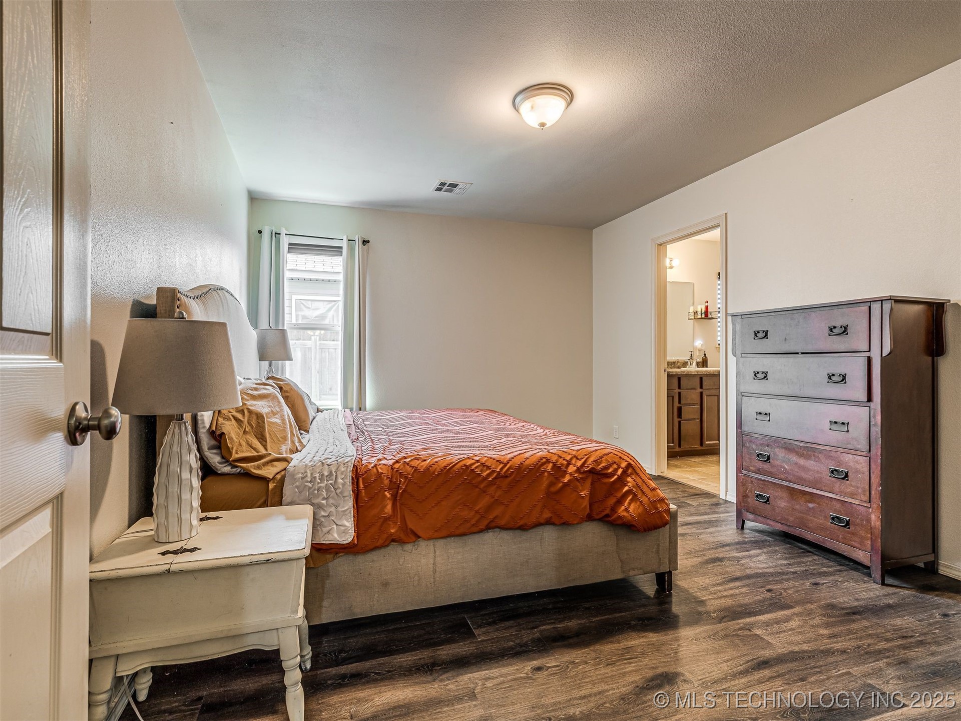 6606 N 128 East Avenue Property Photo 17