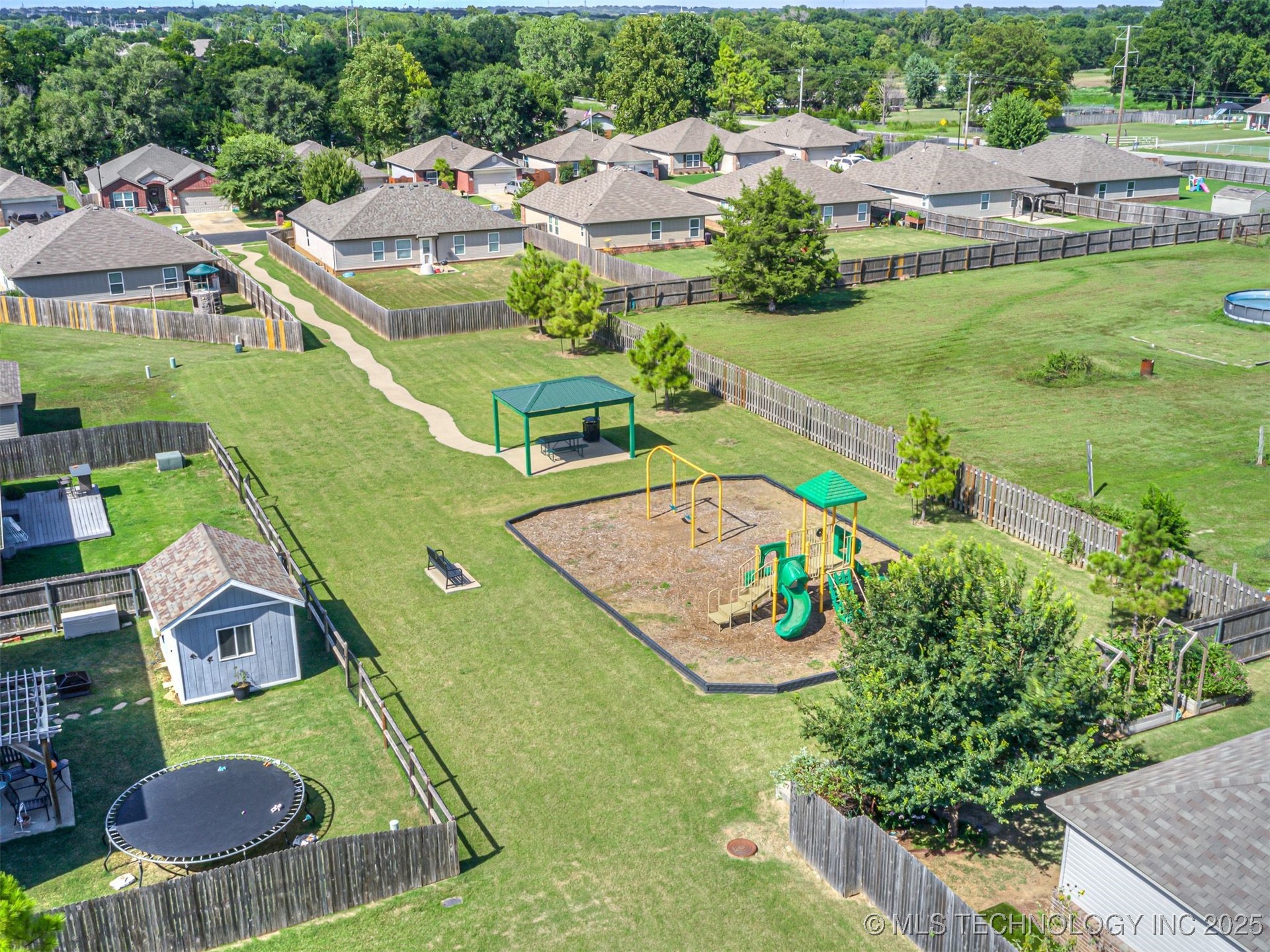 6606 N 128 East Avenue Property Photo 36