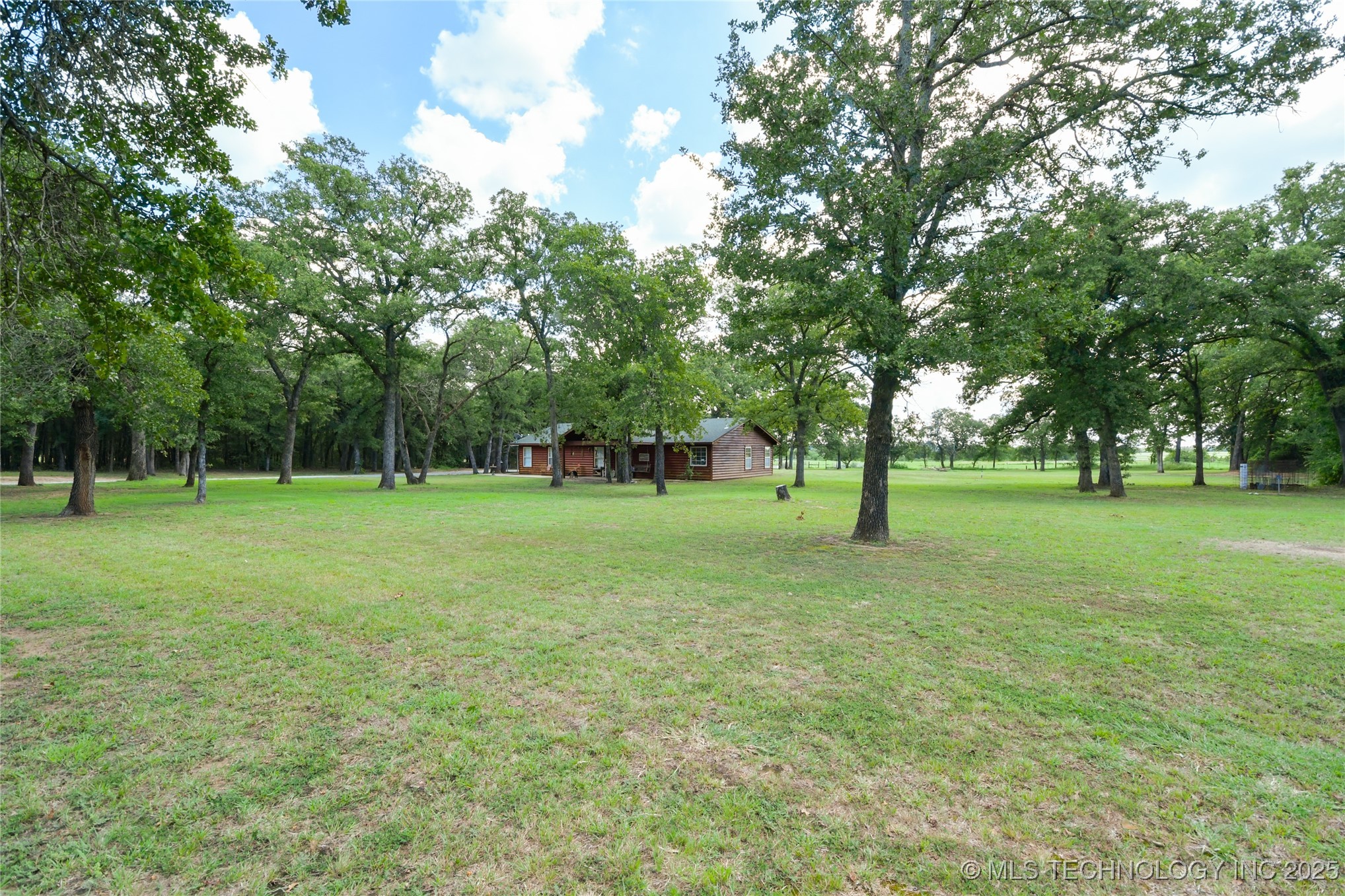 199 Classic Road Property Photo 4