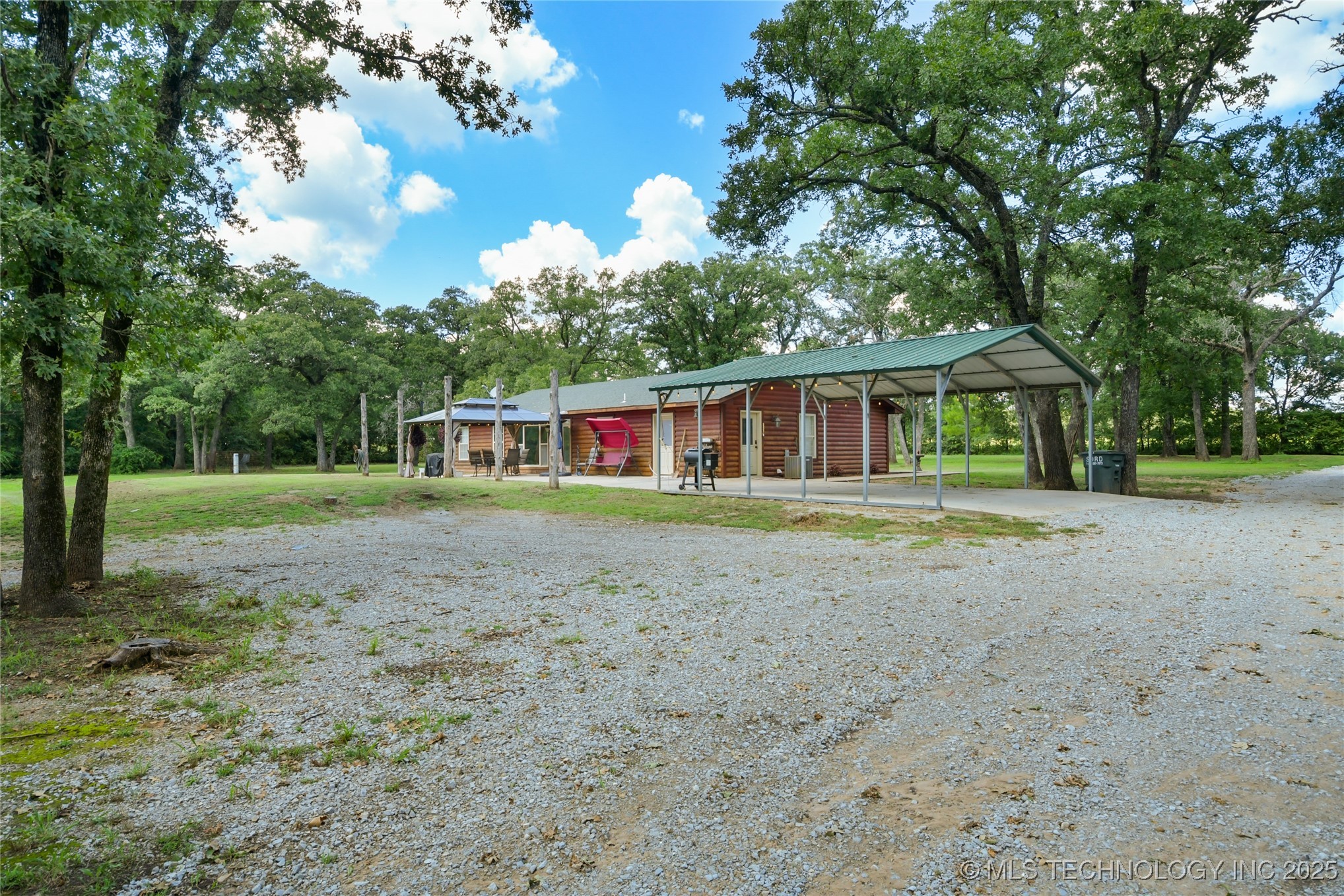 199 Classic Road Property Photo 6