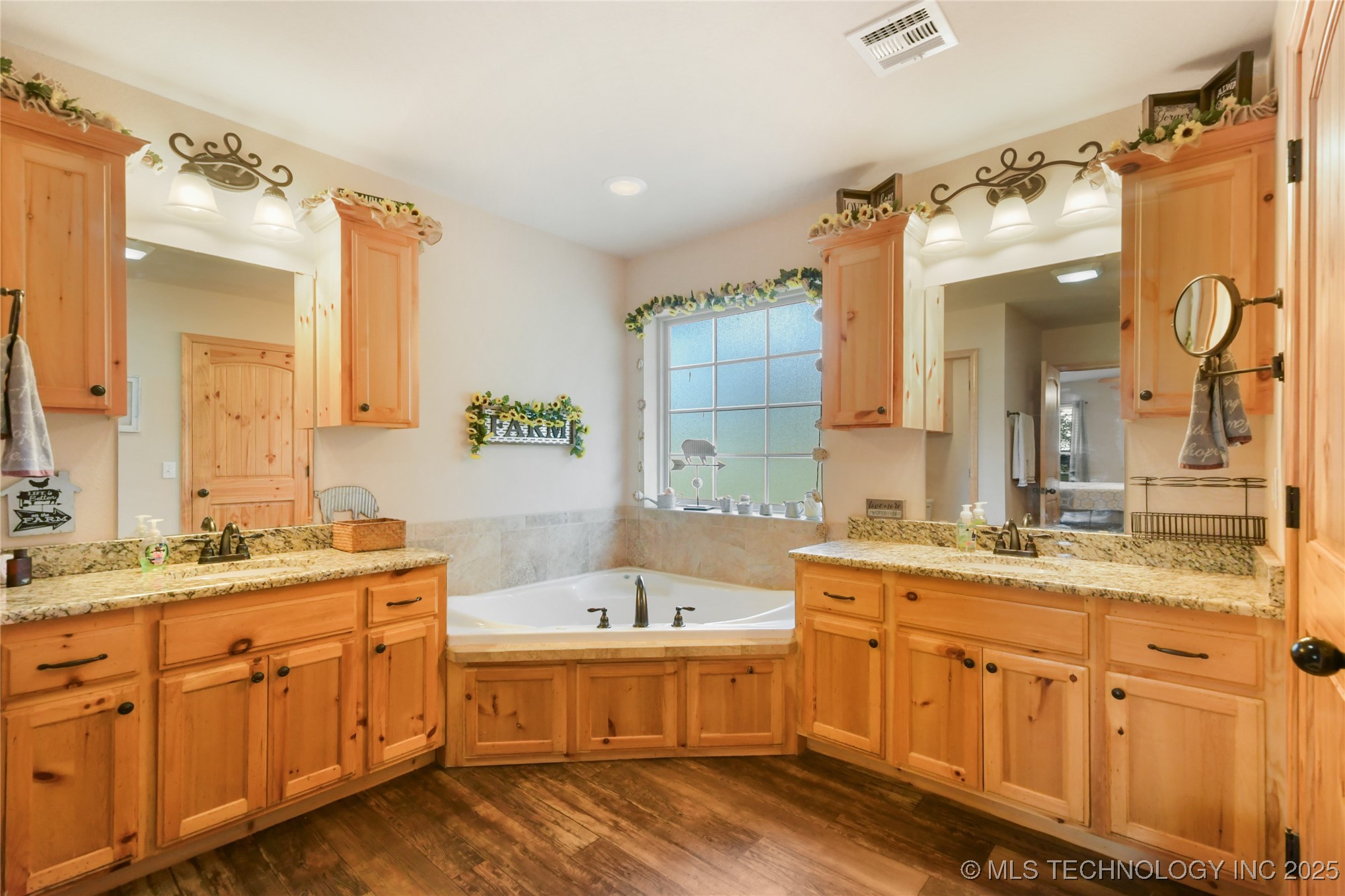 199 Classic Road Property Photo 21