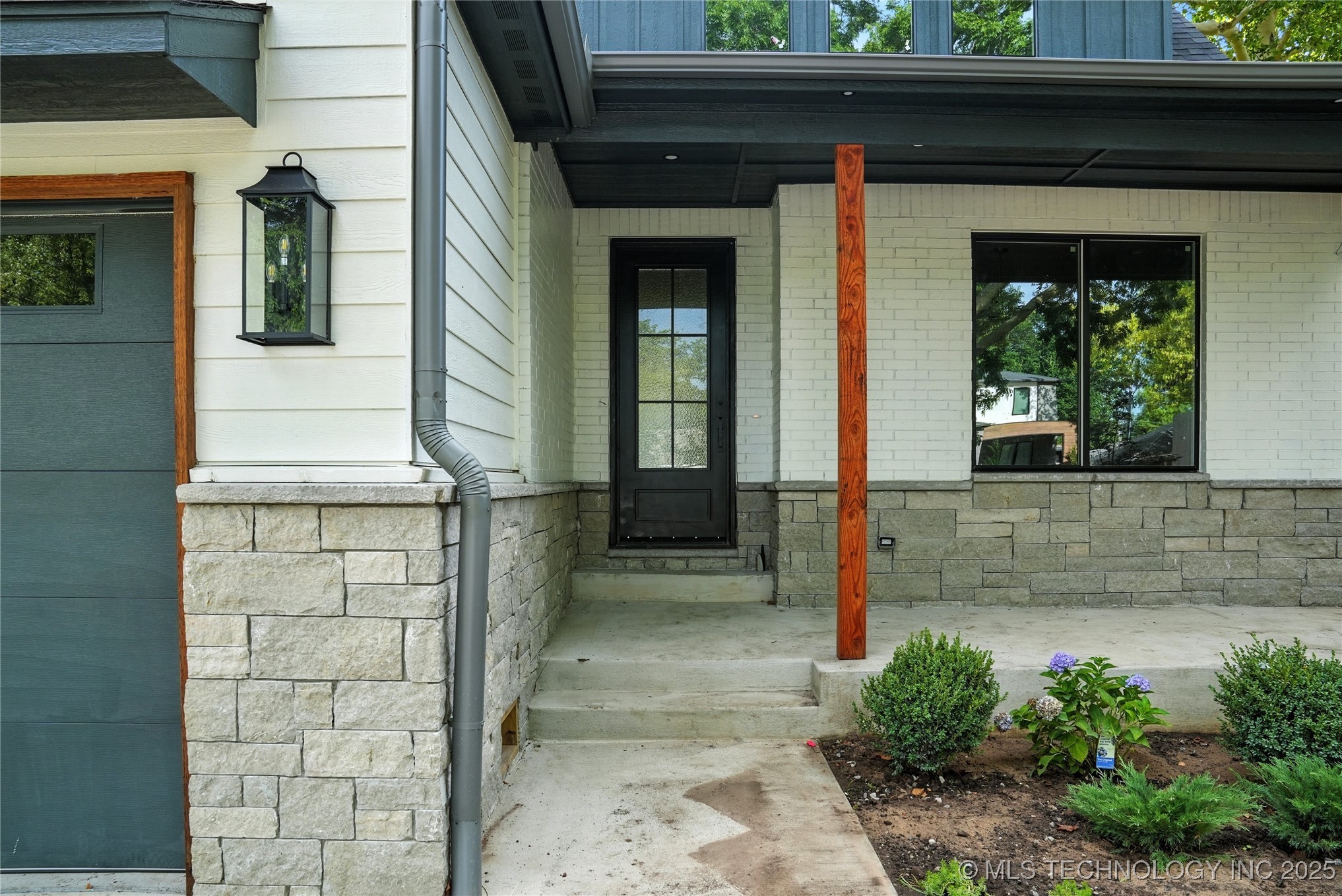 3921 S Madison Avenue Property Photo 3