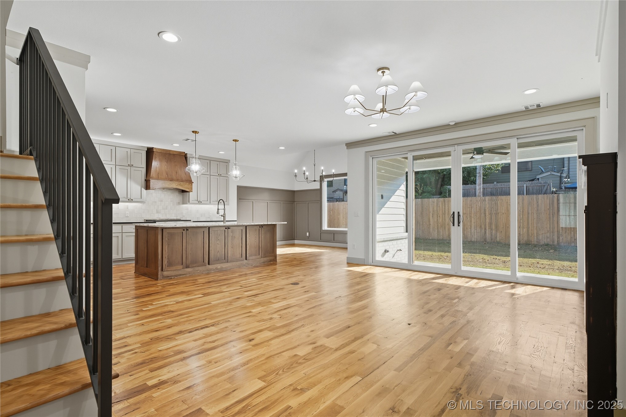 3921 S Madison Avenue Property Photo 7