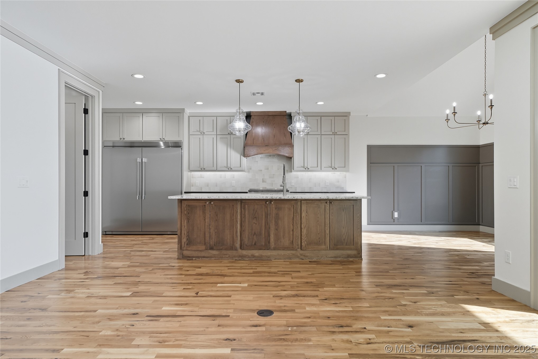 3921 S Madison Avenue Property Photo 9