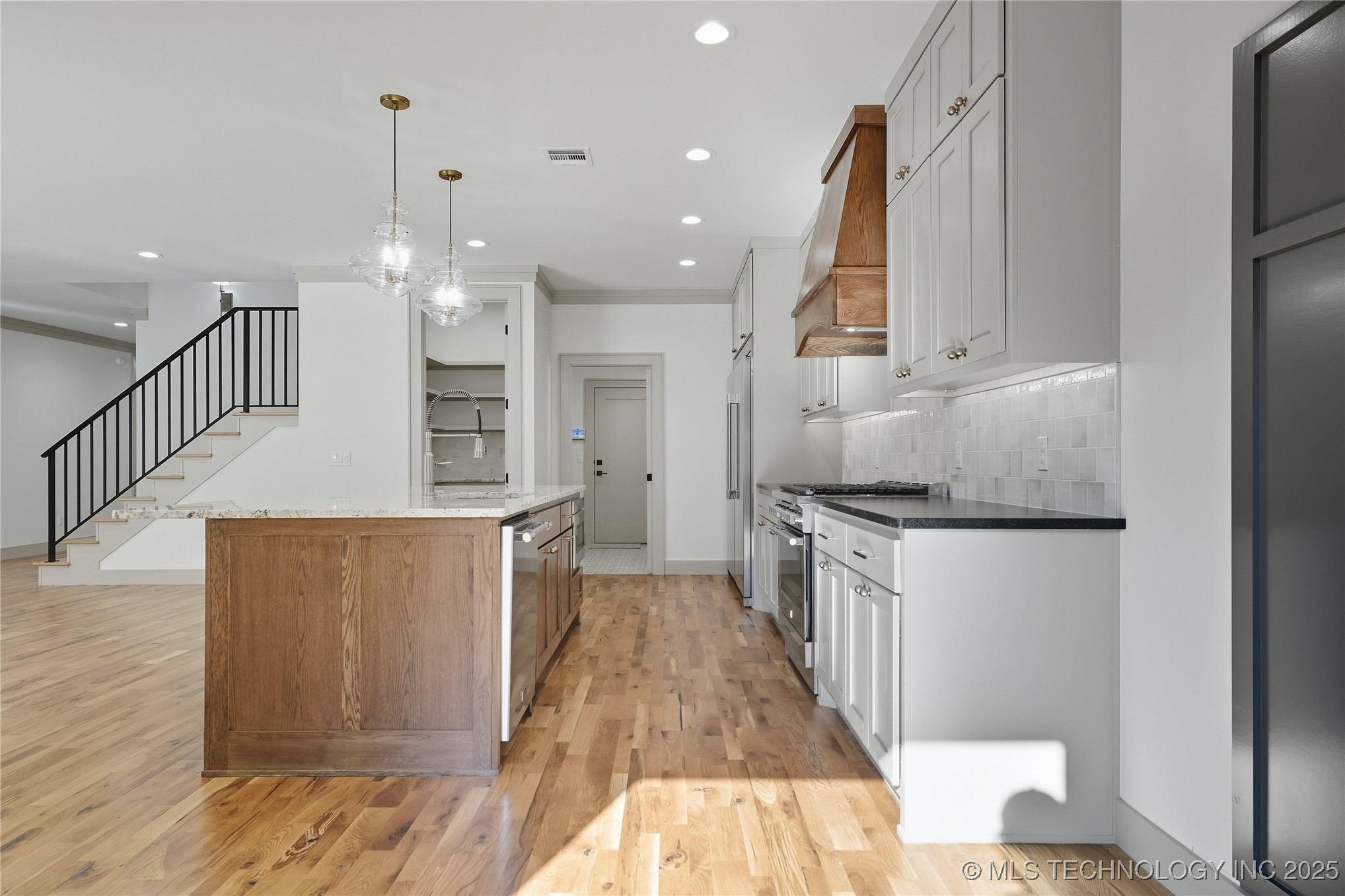 3921 S Madison Avenue Property Photo 10