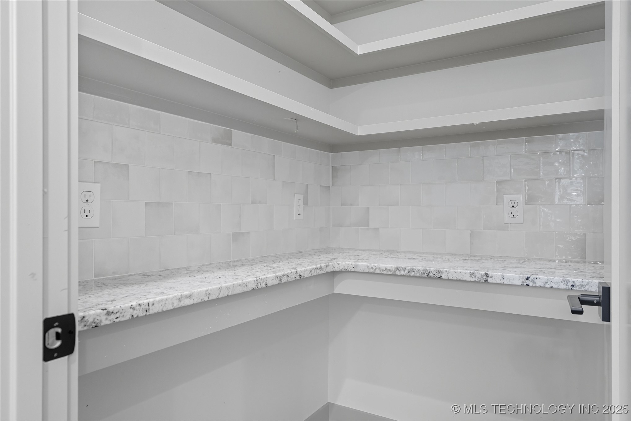 3921 S Madison Avenue Property Photo 16