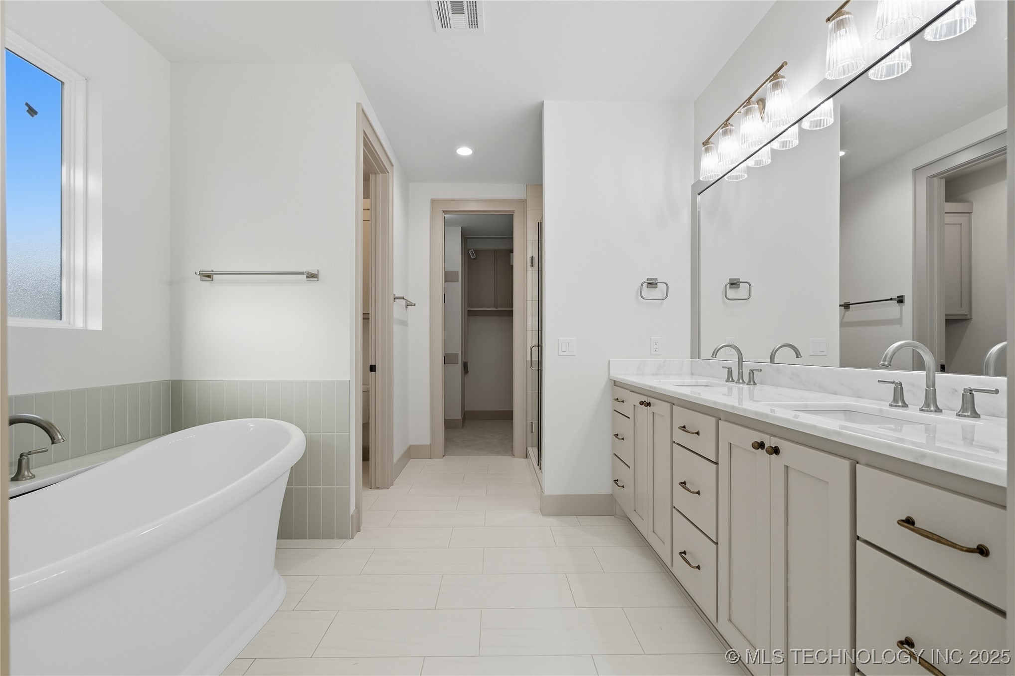 3921 S Madison Avenue Property Photo 22