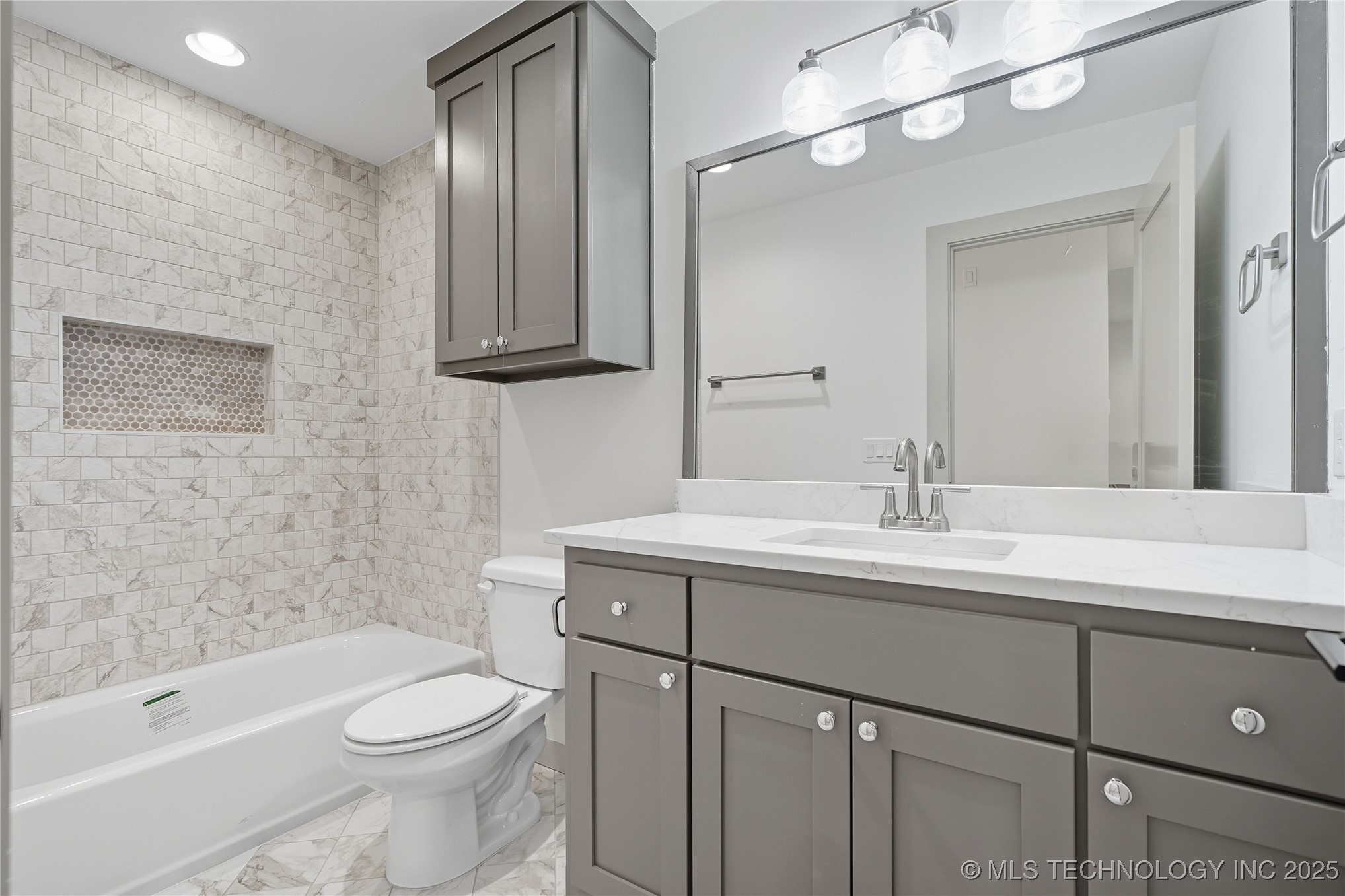 3921 S Madison Avenue Property Photo 32