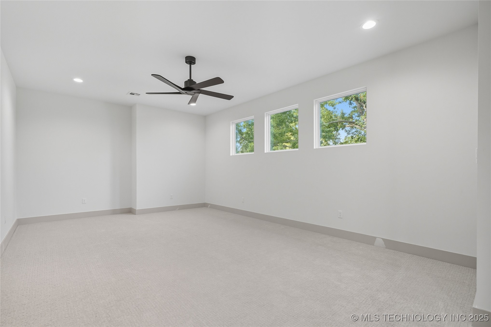 3921 S Madison Avenue Property Photo 34