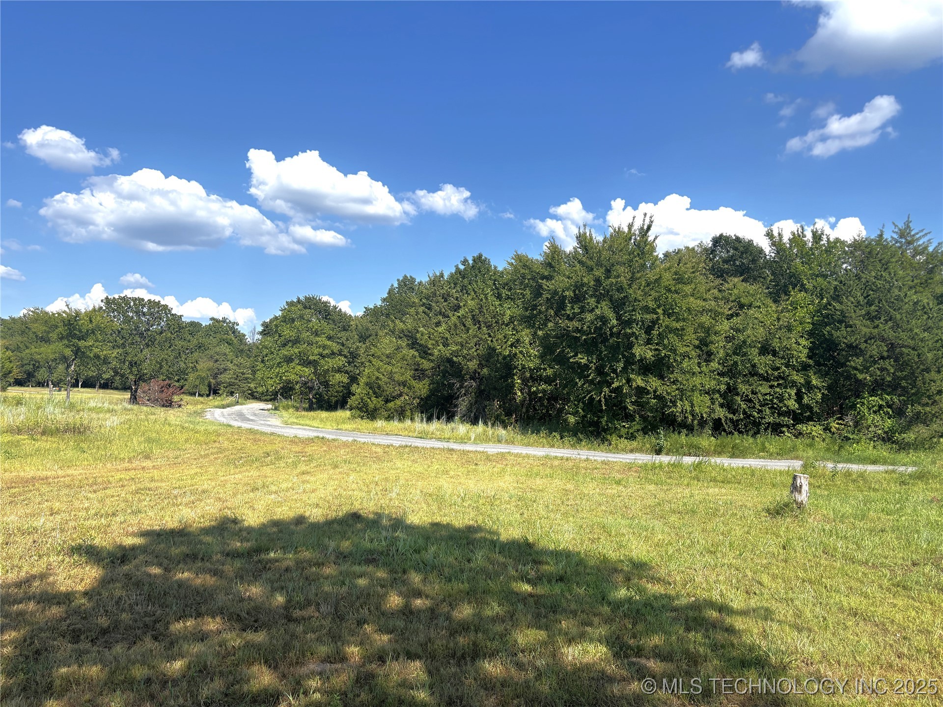 416144 E 1170 Road Property Photo 4